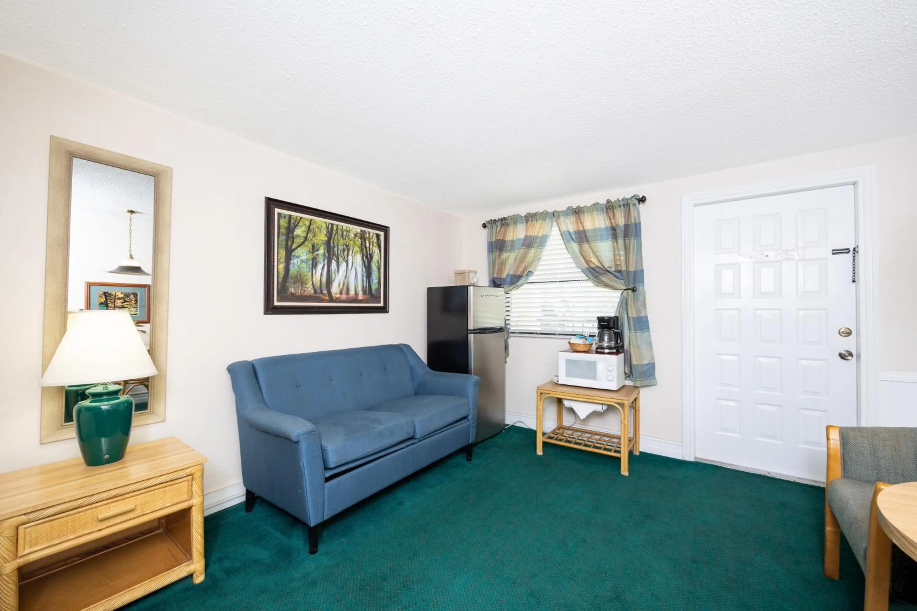 Seating area in Steinhatchee River Inn and Marina