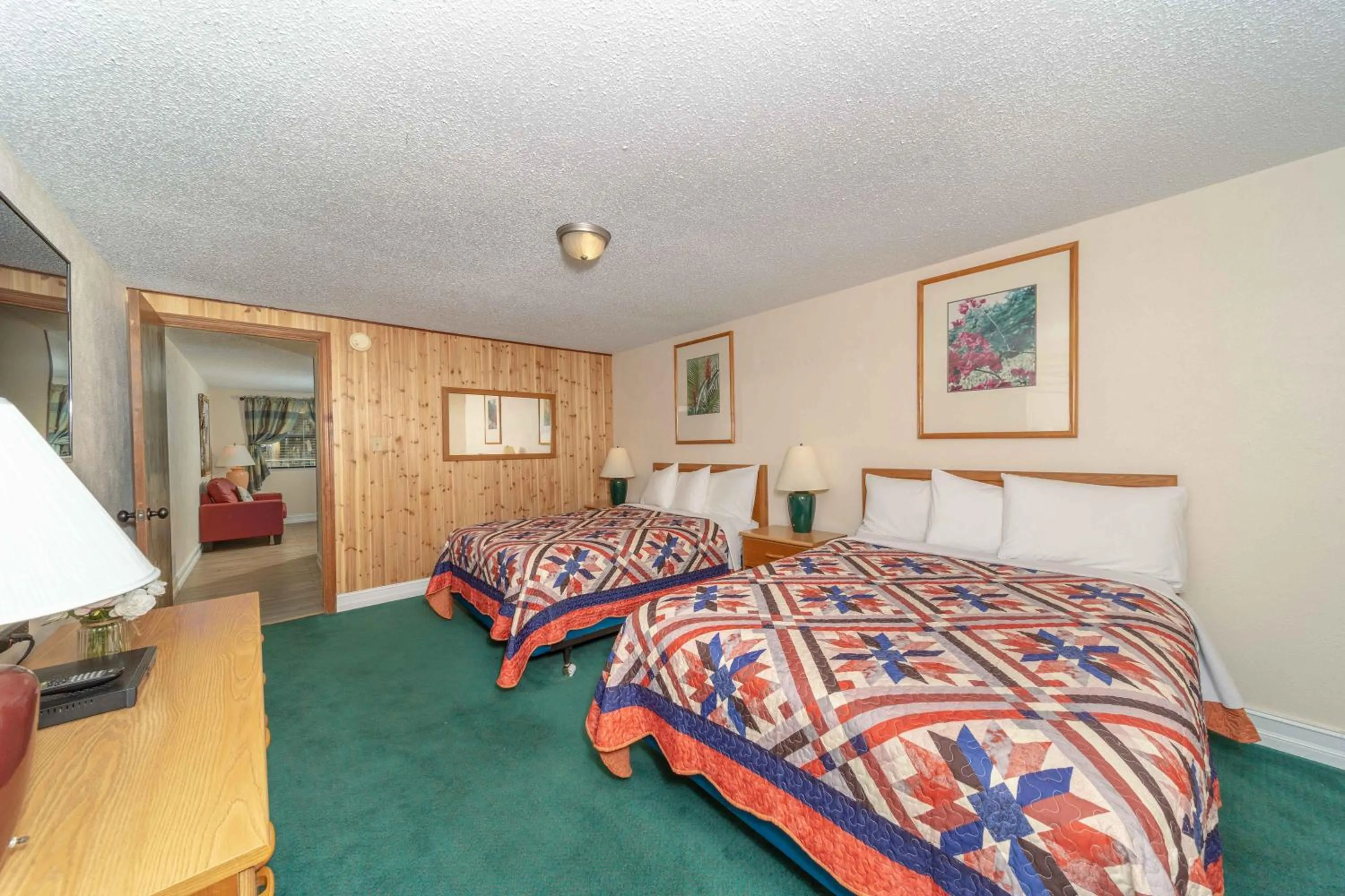 Bedroom, Bed in Steinhatchee River Inn and Marina
