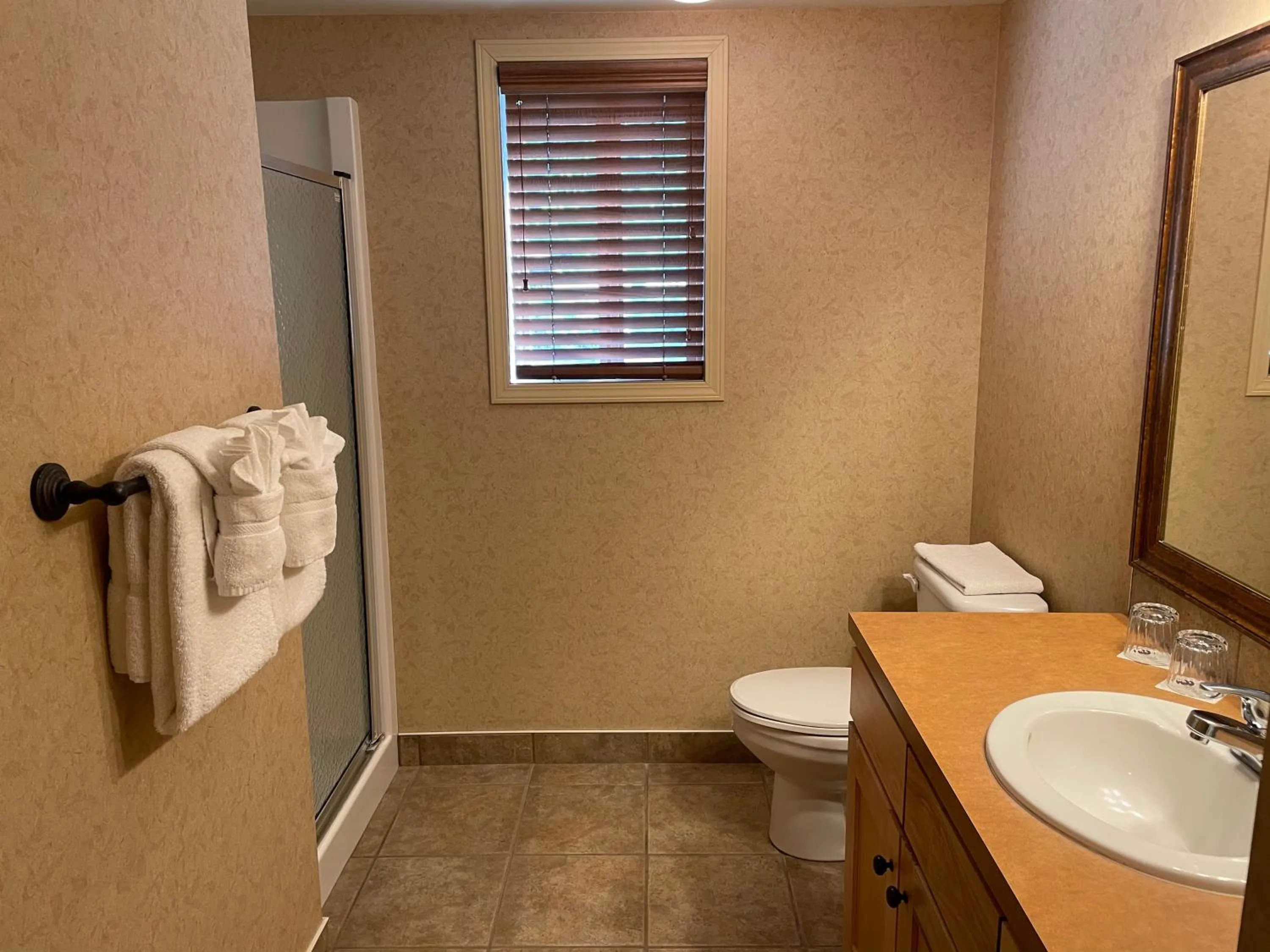 Bathroom in Elkwater Lake Lodge and Resort