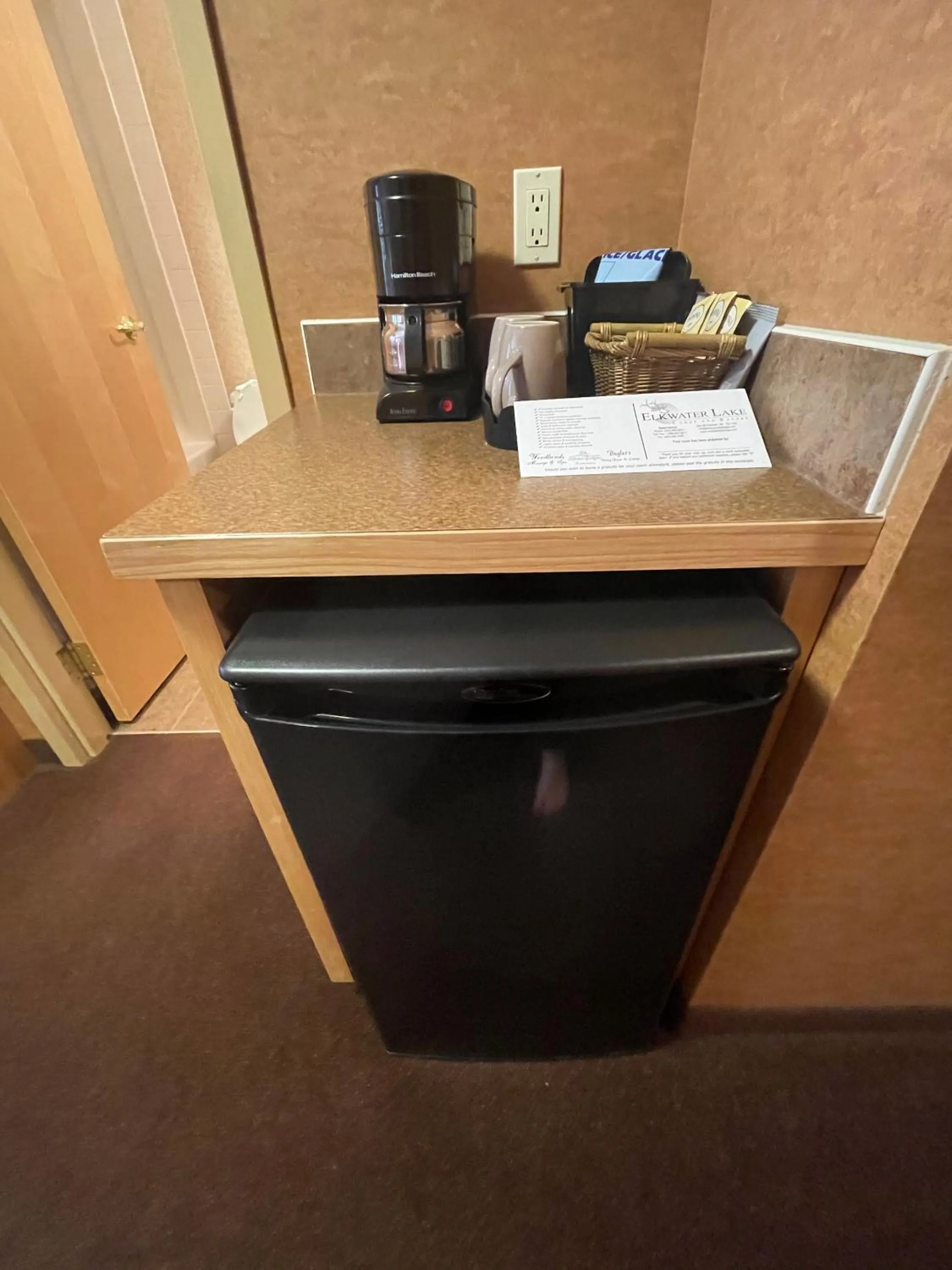 Kitchen or kitchenette in Elkwater Lake Lodge and Resort