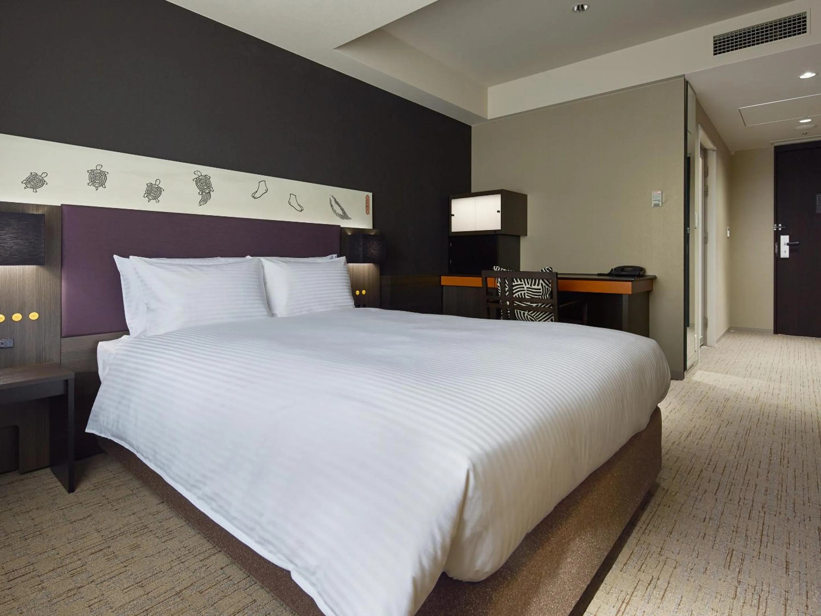 Photo of the whole room, Bed in Mitsui Garden Hotel Kyobashi - Tokyo Station