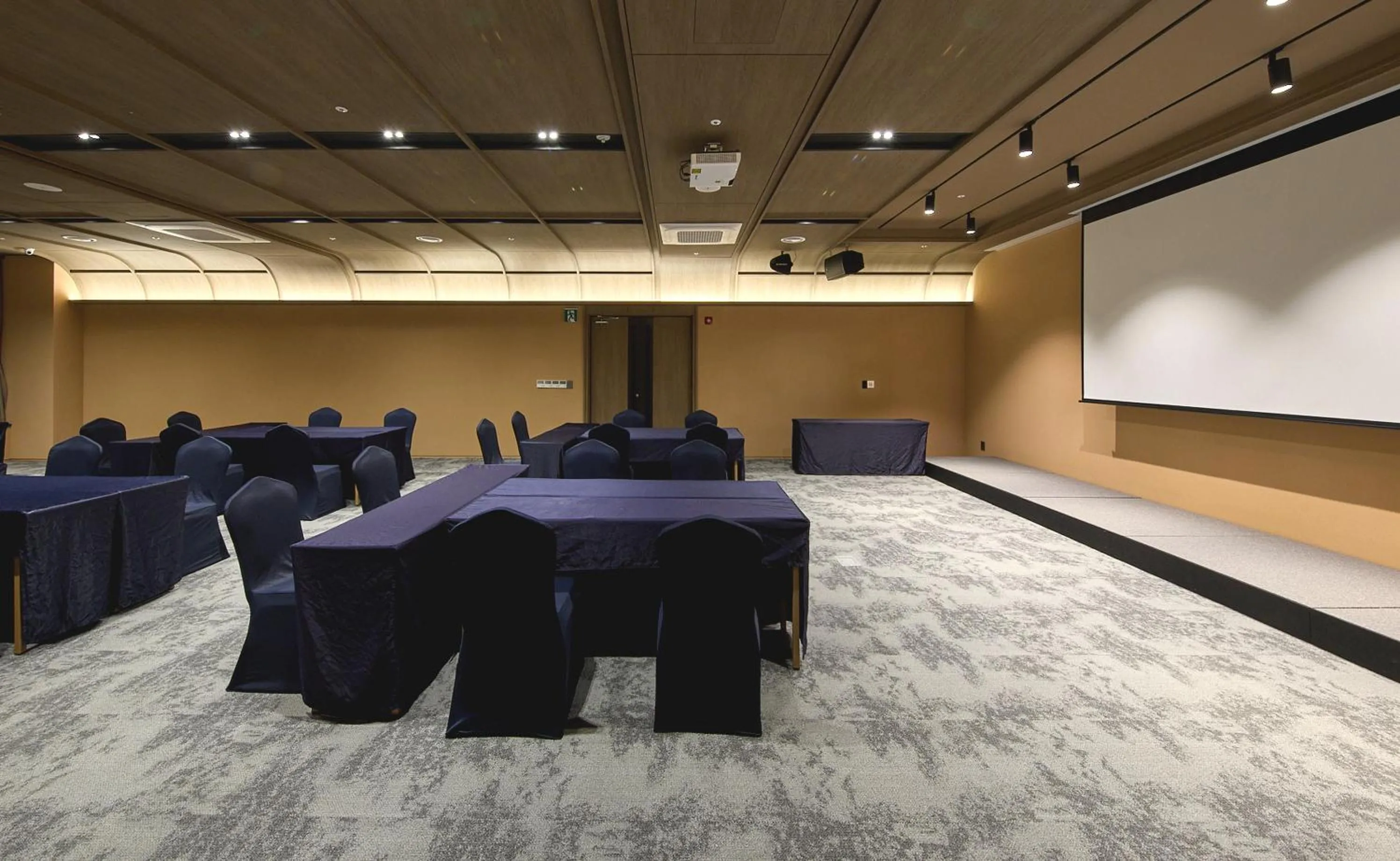 Banquet/Function facilities in Ramada by Wyndham Gangwon Sokcho