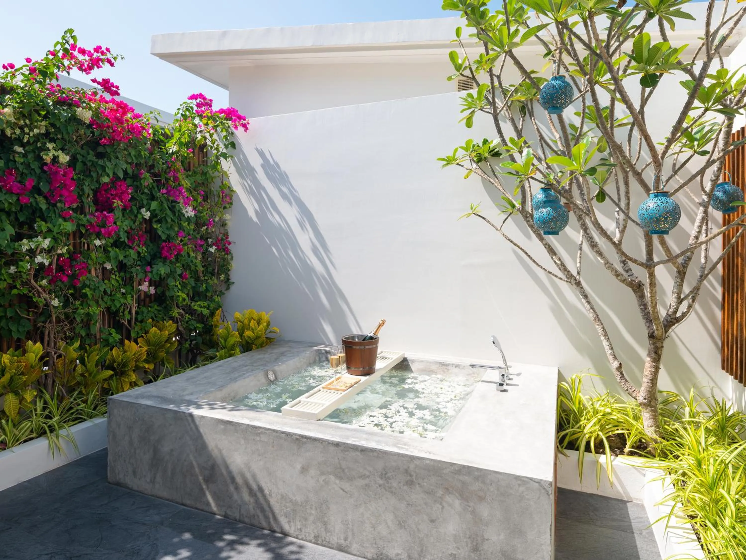 Bath in Explorar Koh Samui - Adults Only Resort and Spa