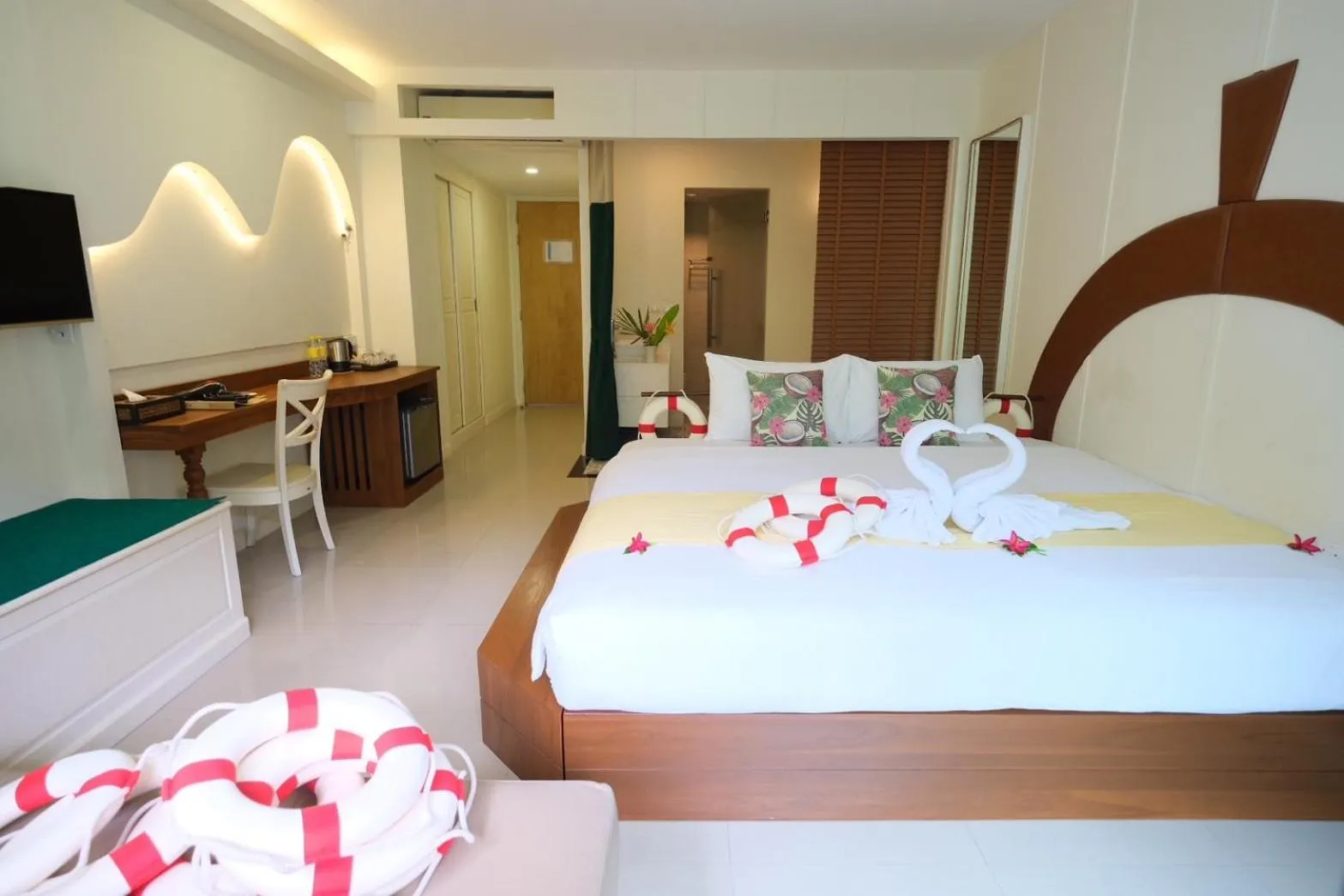 Bed in Hula Hula Resort, Ao Nang