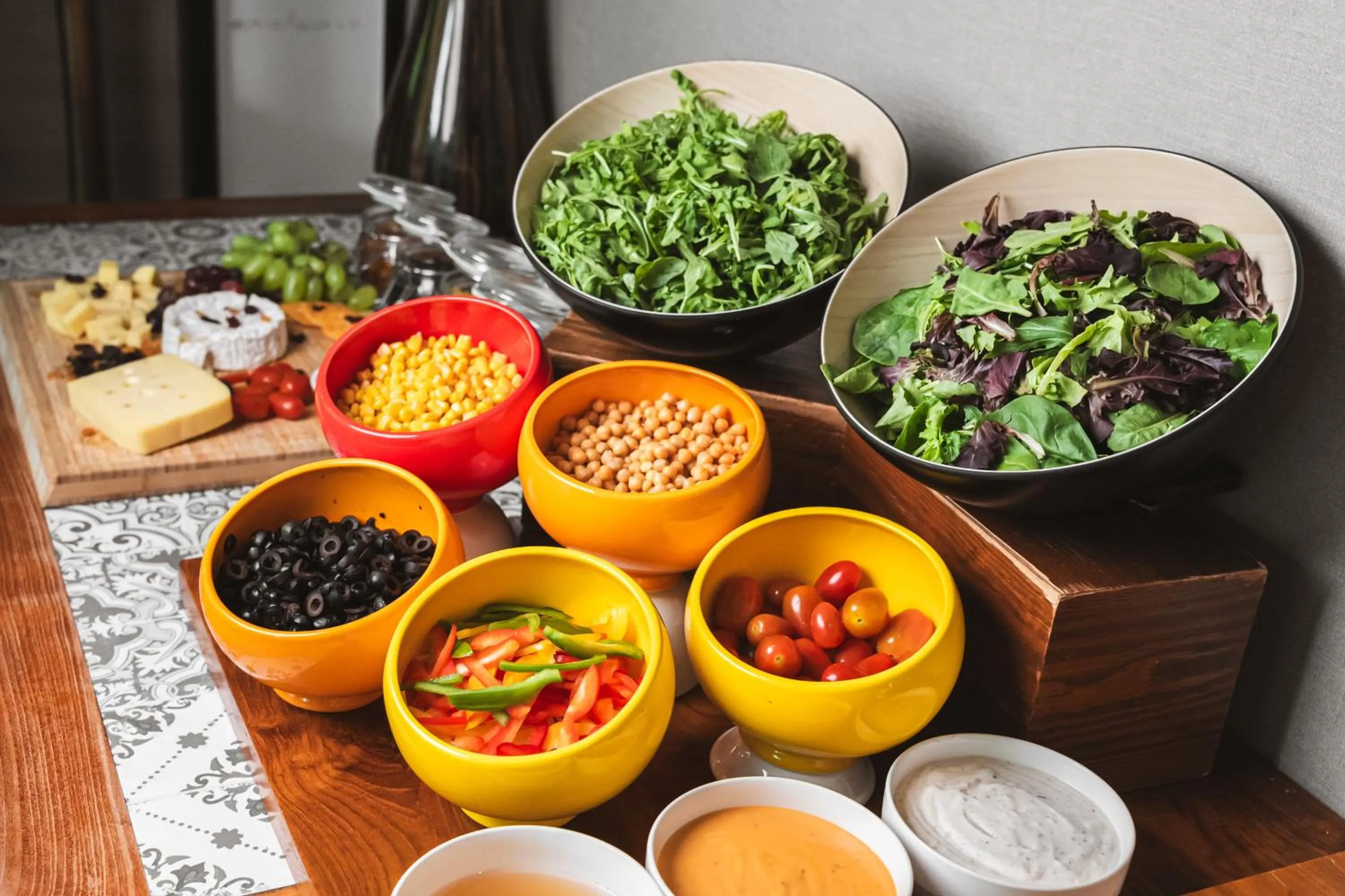 Food and drinks in Hotel Traveltine Downtown Singapore, Trademark Collection