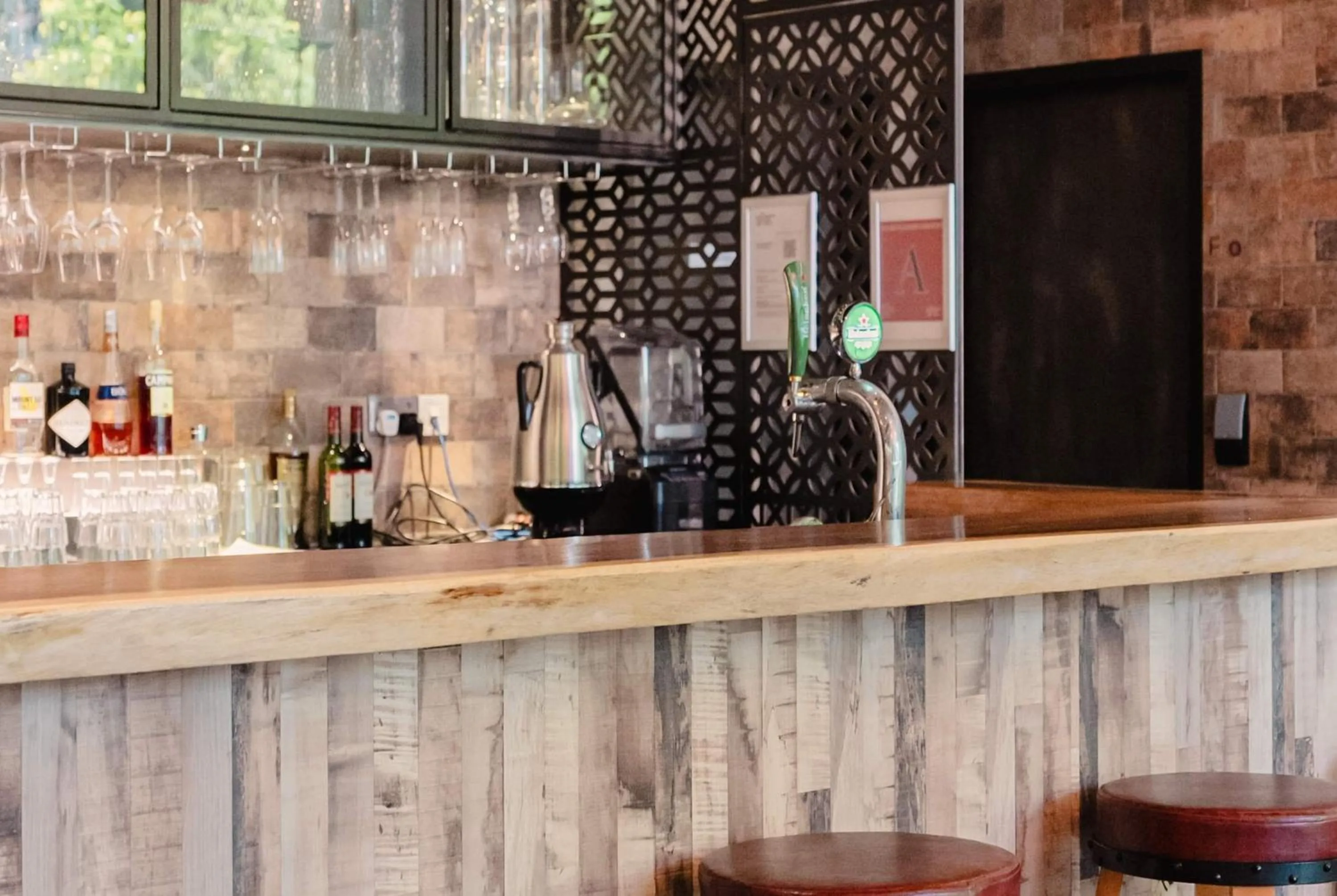 Restaurant/places to eat in Hotel Traveltine Downtown Singapore, Trademark Collection