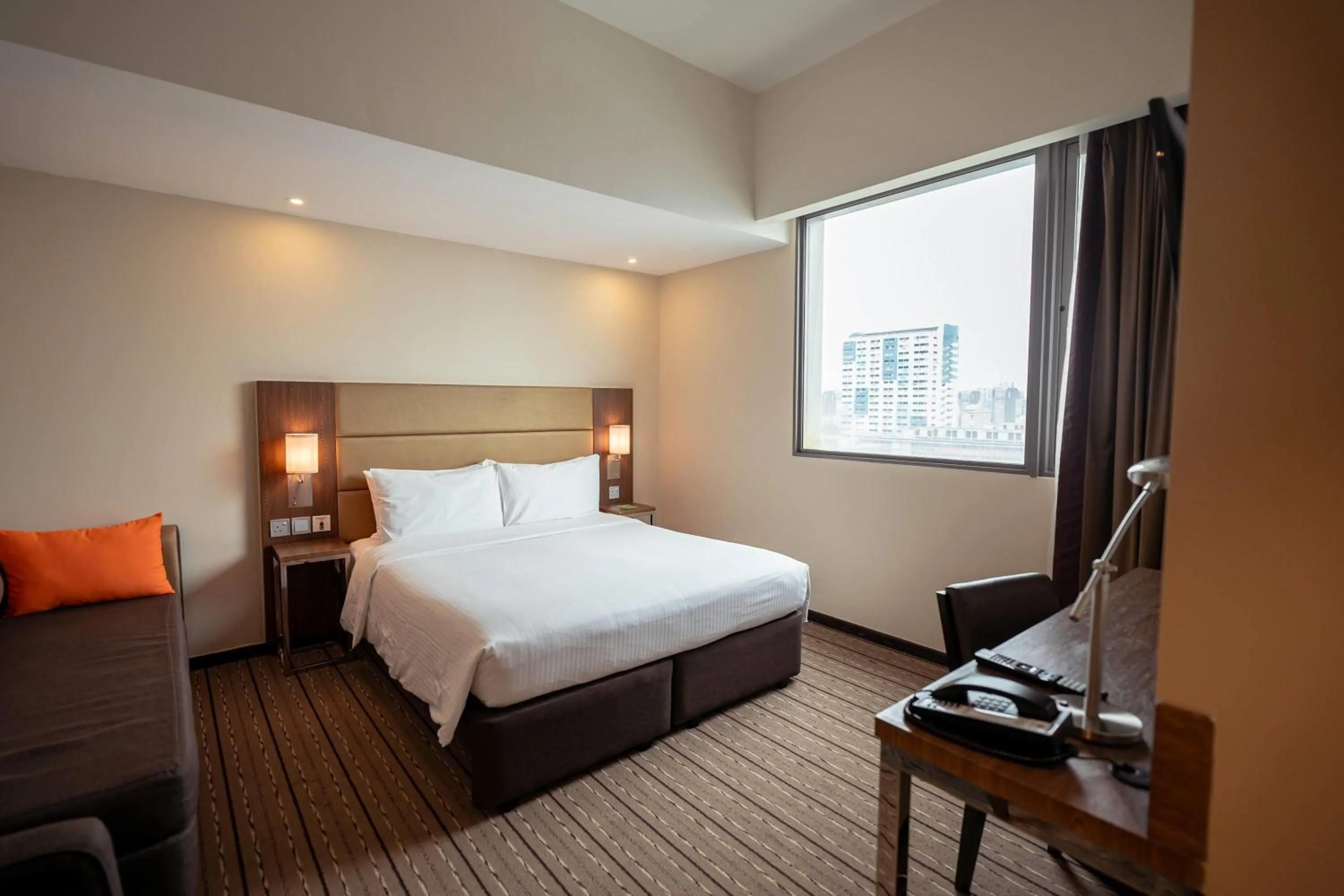 Photo of the whole room, Bed in Hotel Traveltine Downtown Singapore, Trademark Collection