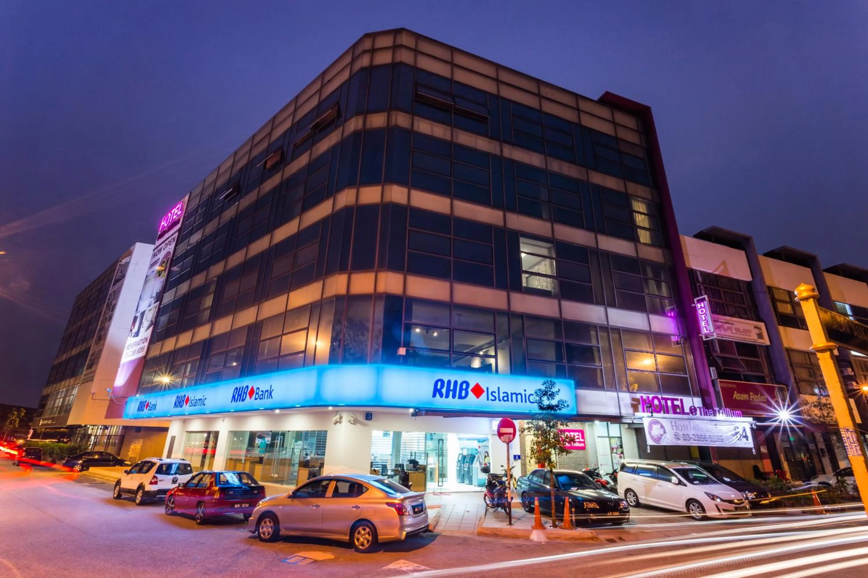 Property building in Hotel Trillium