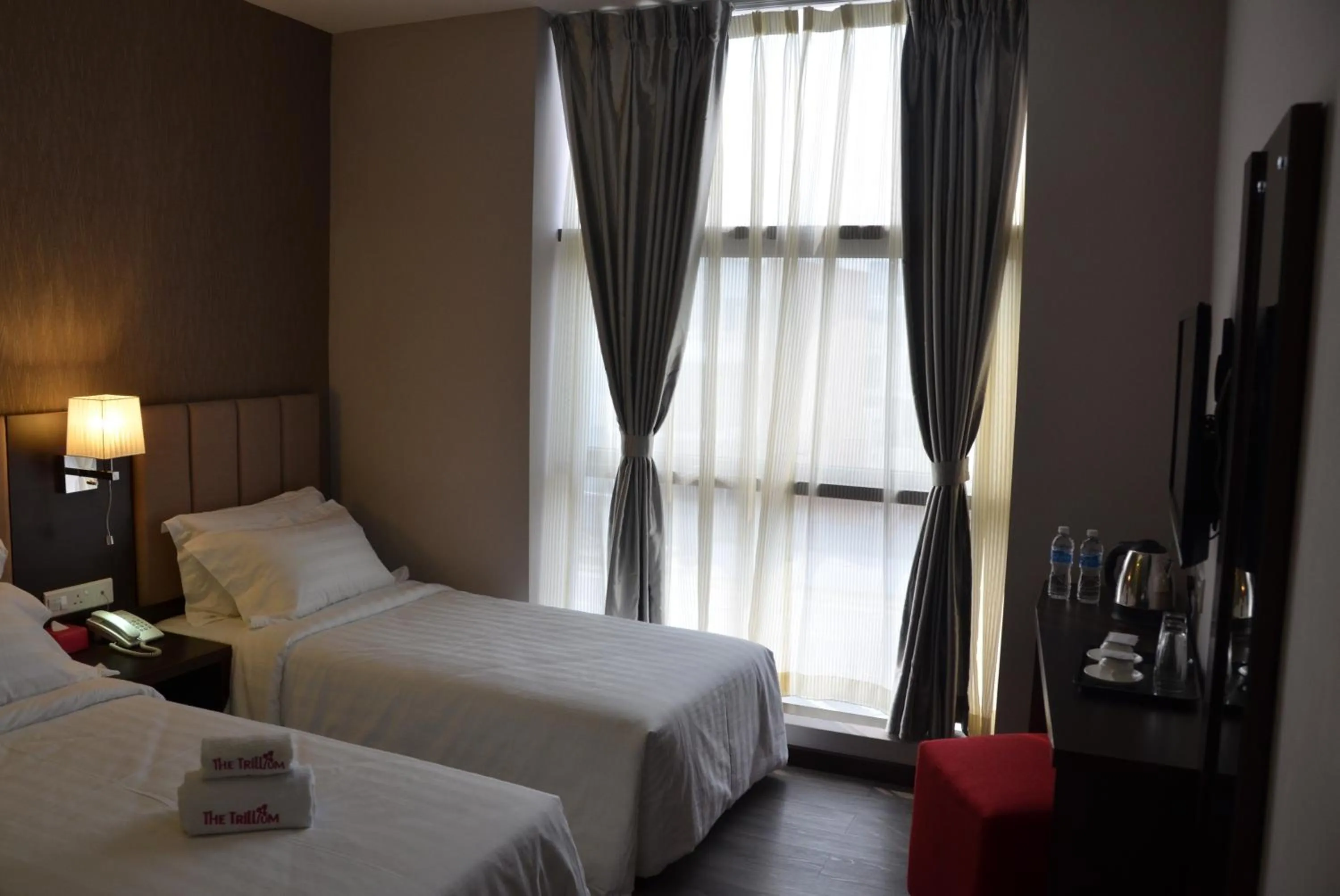 Photo of the whole room, Bed in Hotel Trillium