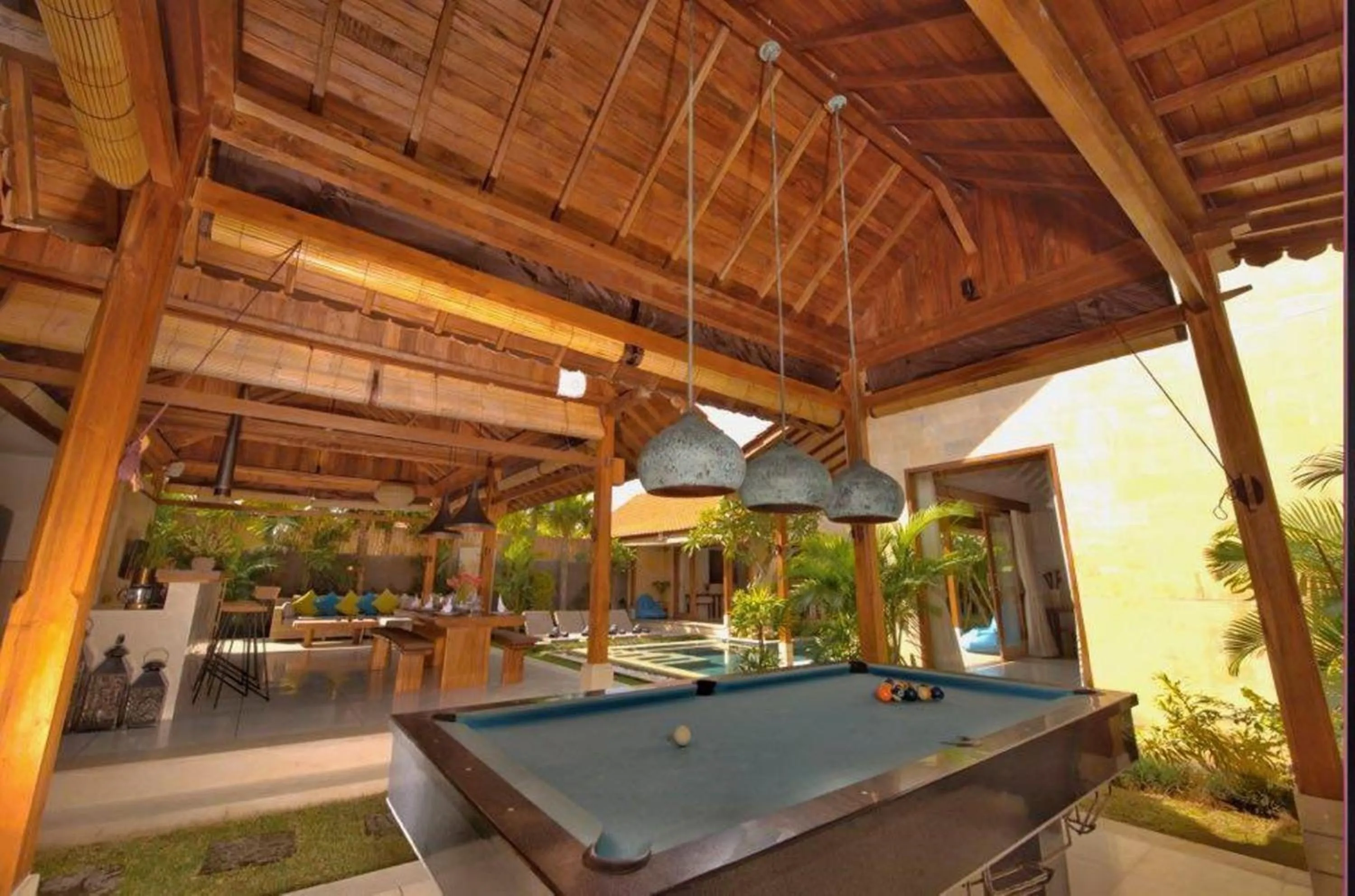 Communal lounge/ TV room in The Tamantis Villa