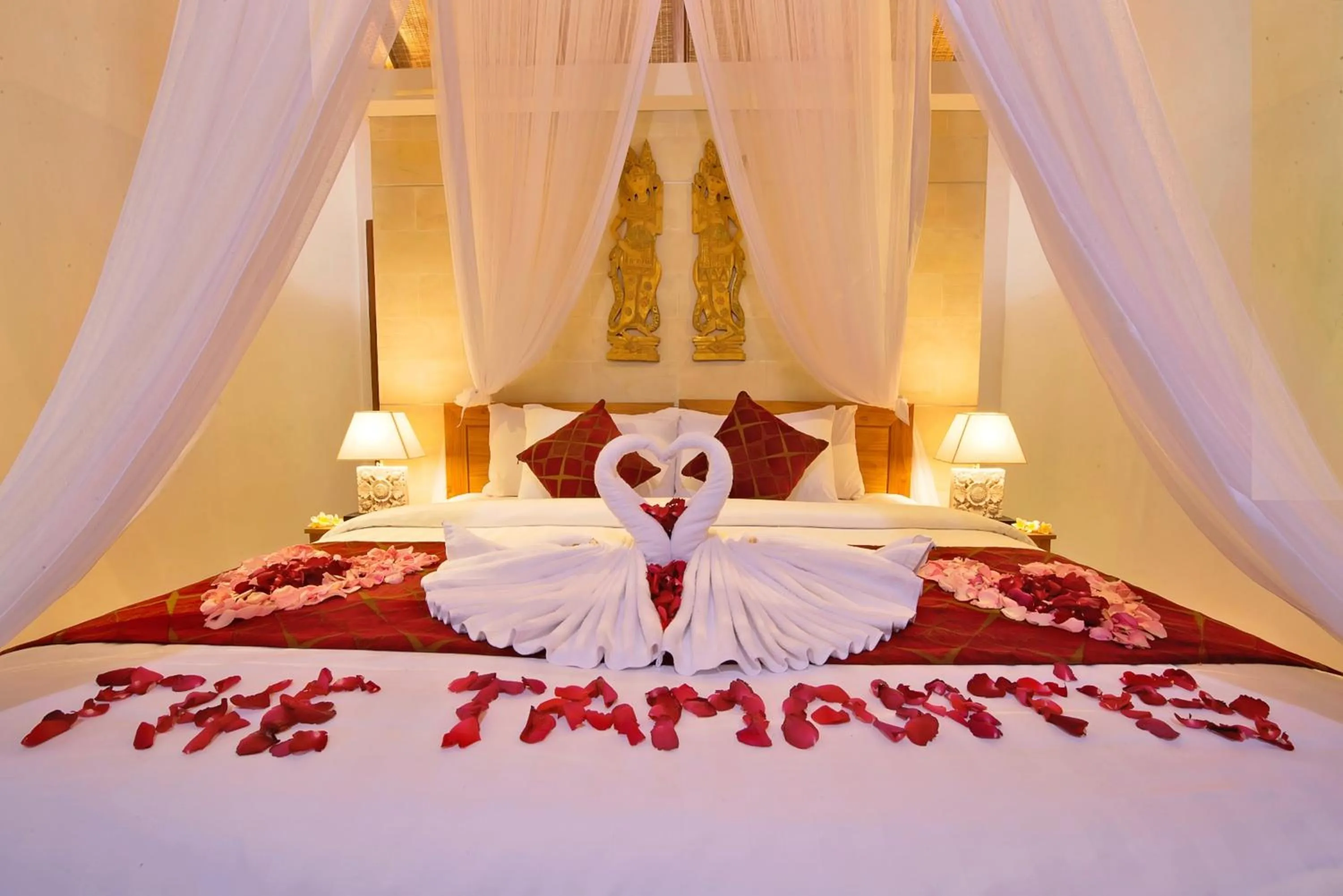 Decorative detail in The Tamantis Villa