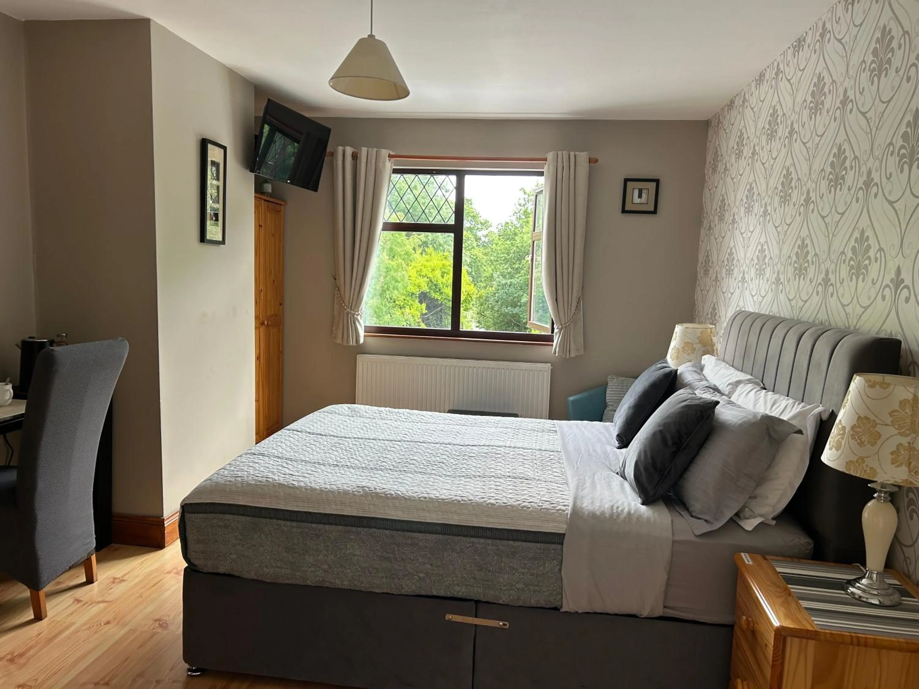 Bed in Davmar House Blarney