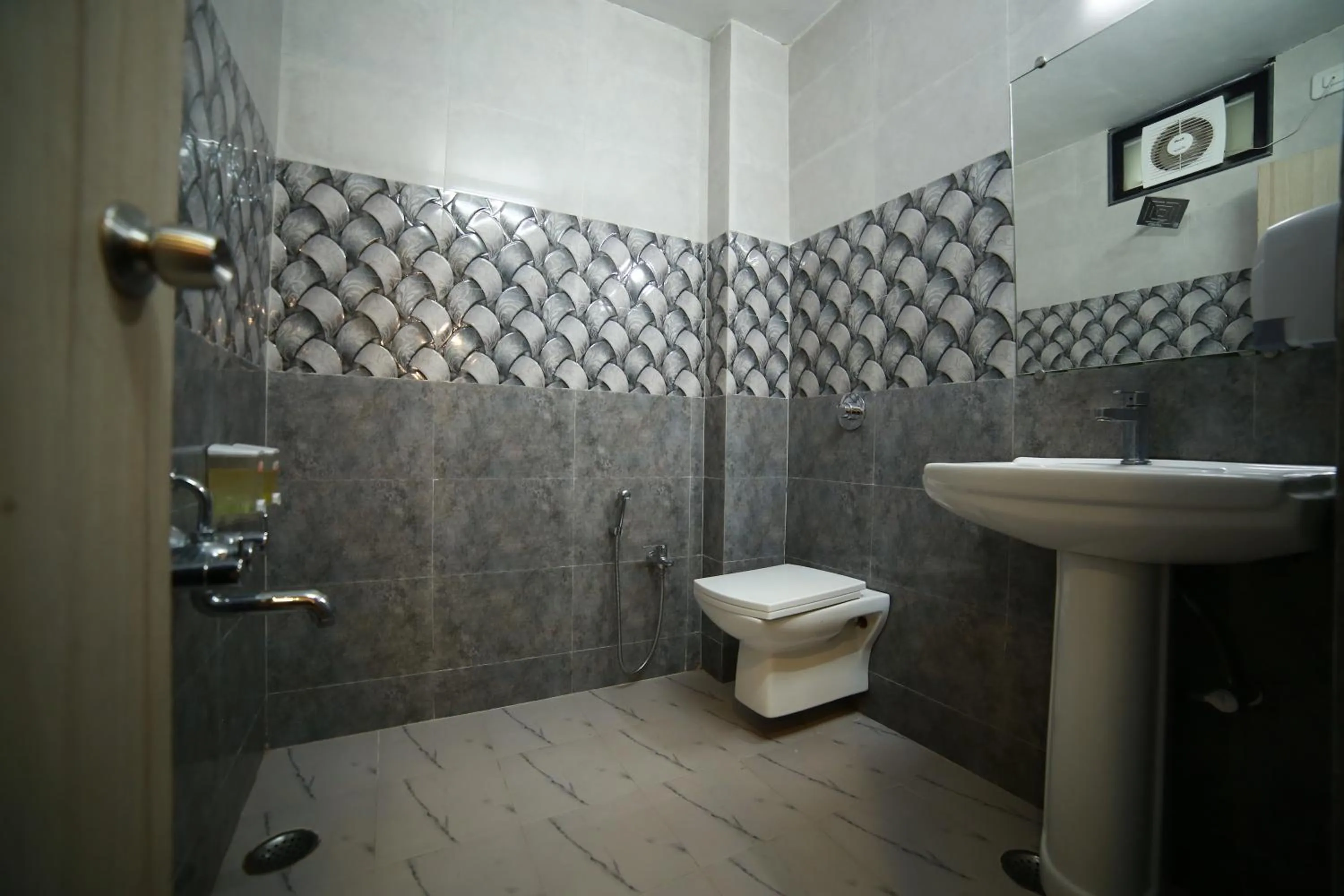 Shower in Hotel Vishram