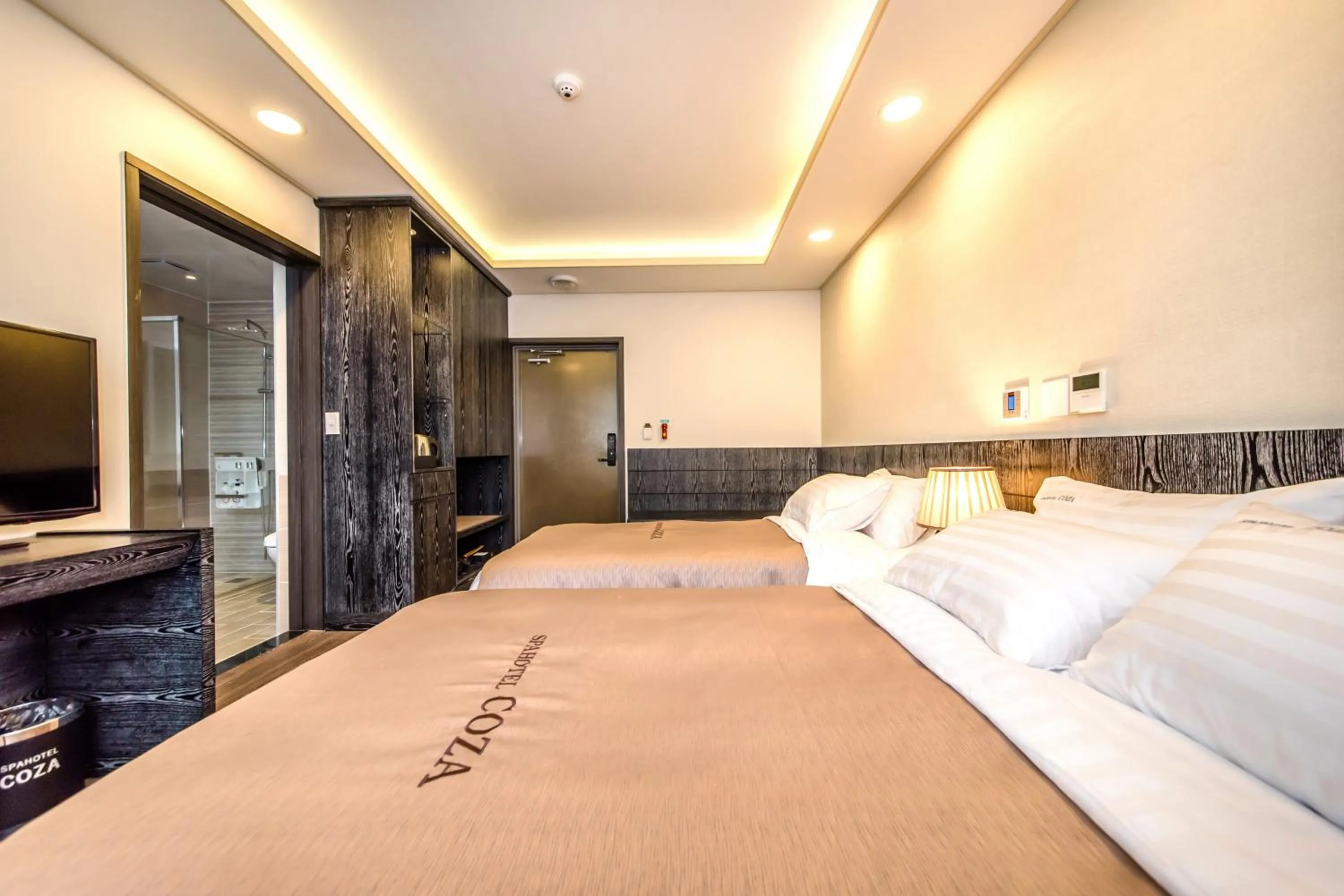 Bed in Seawater Spa Hotel Coza