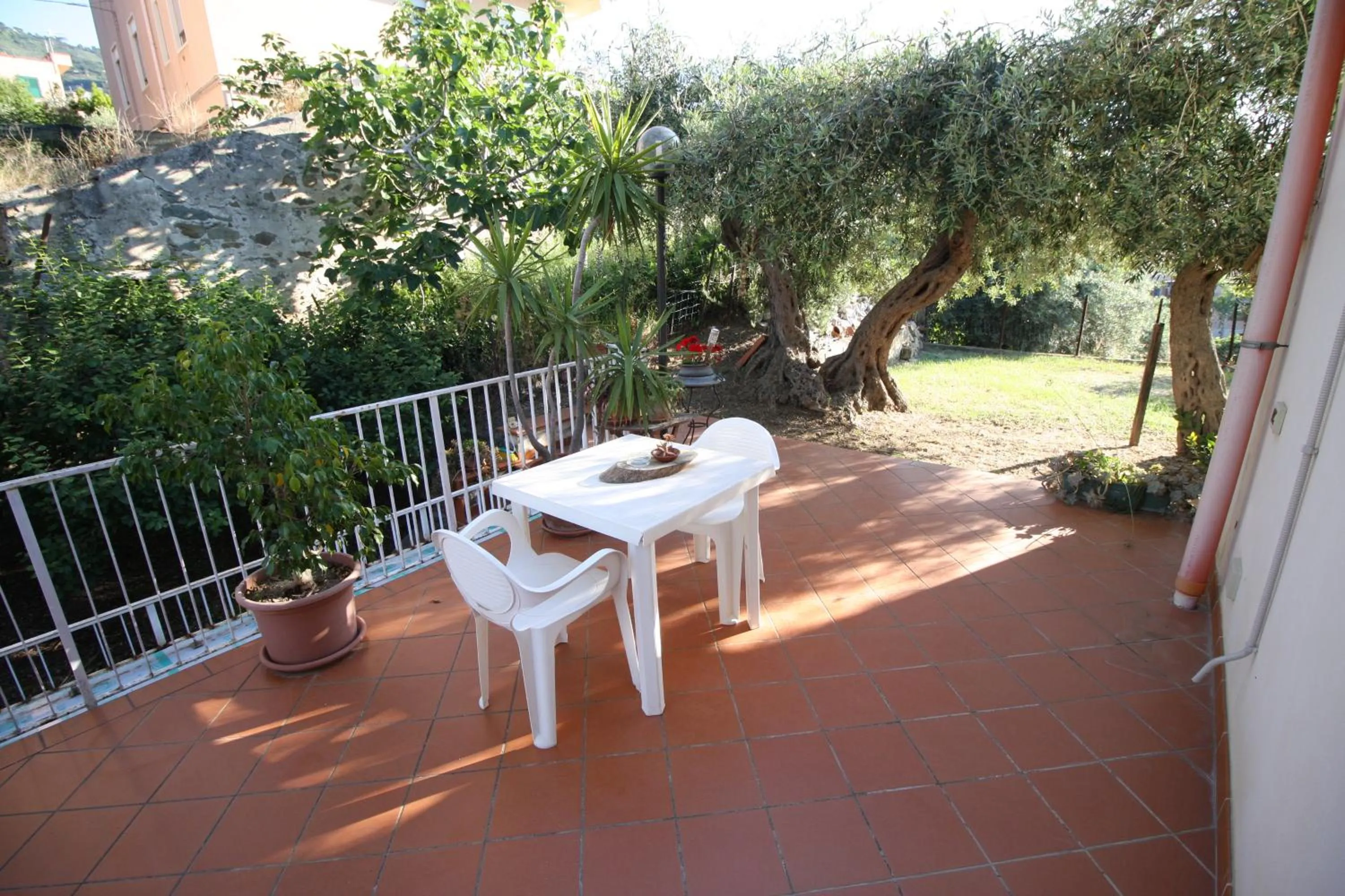 Patio in B&B Villa Rosa