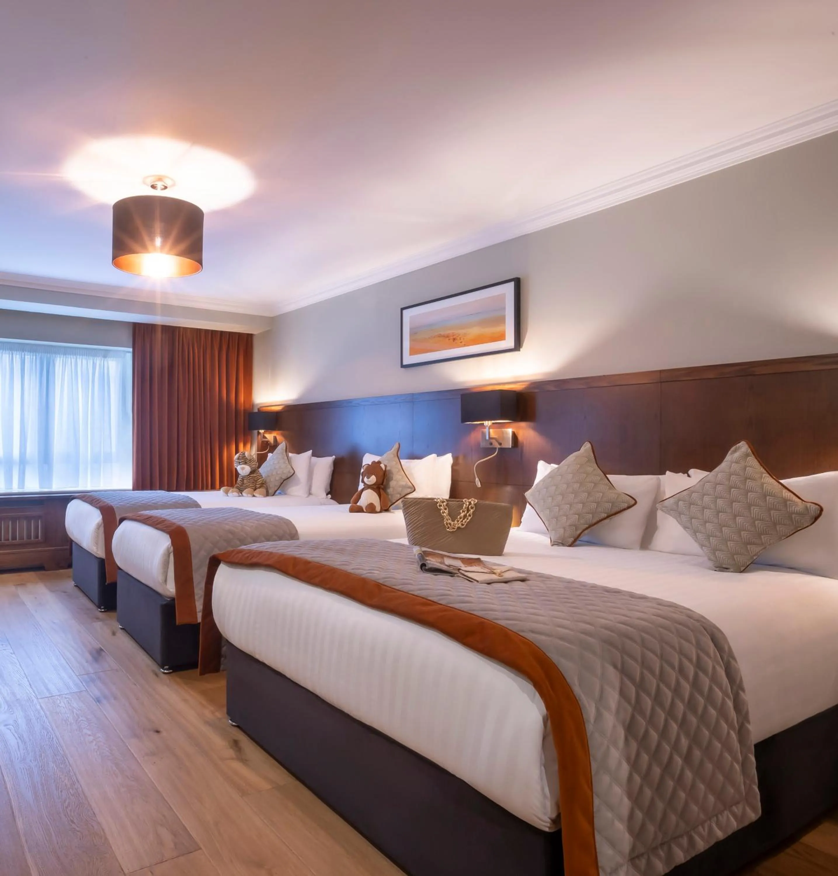 Family, Bed in Glenroyal Hotel