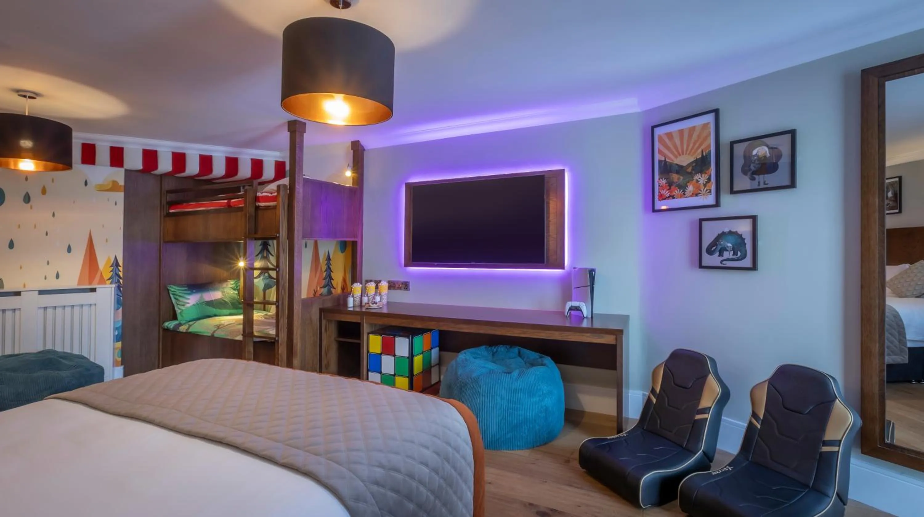 Bed in Glenroyal Hotel