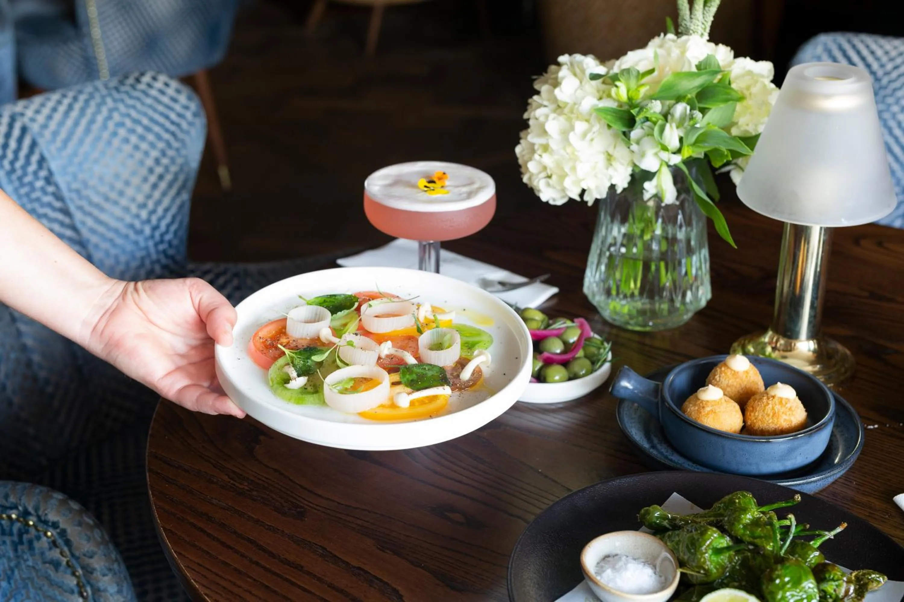 Lounge or bar in Glenroyal Hotel