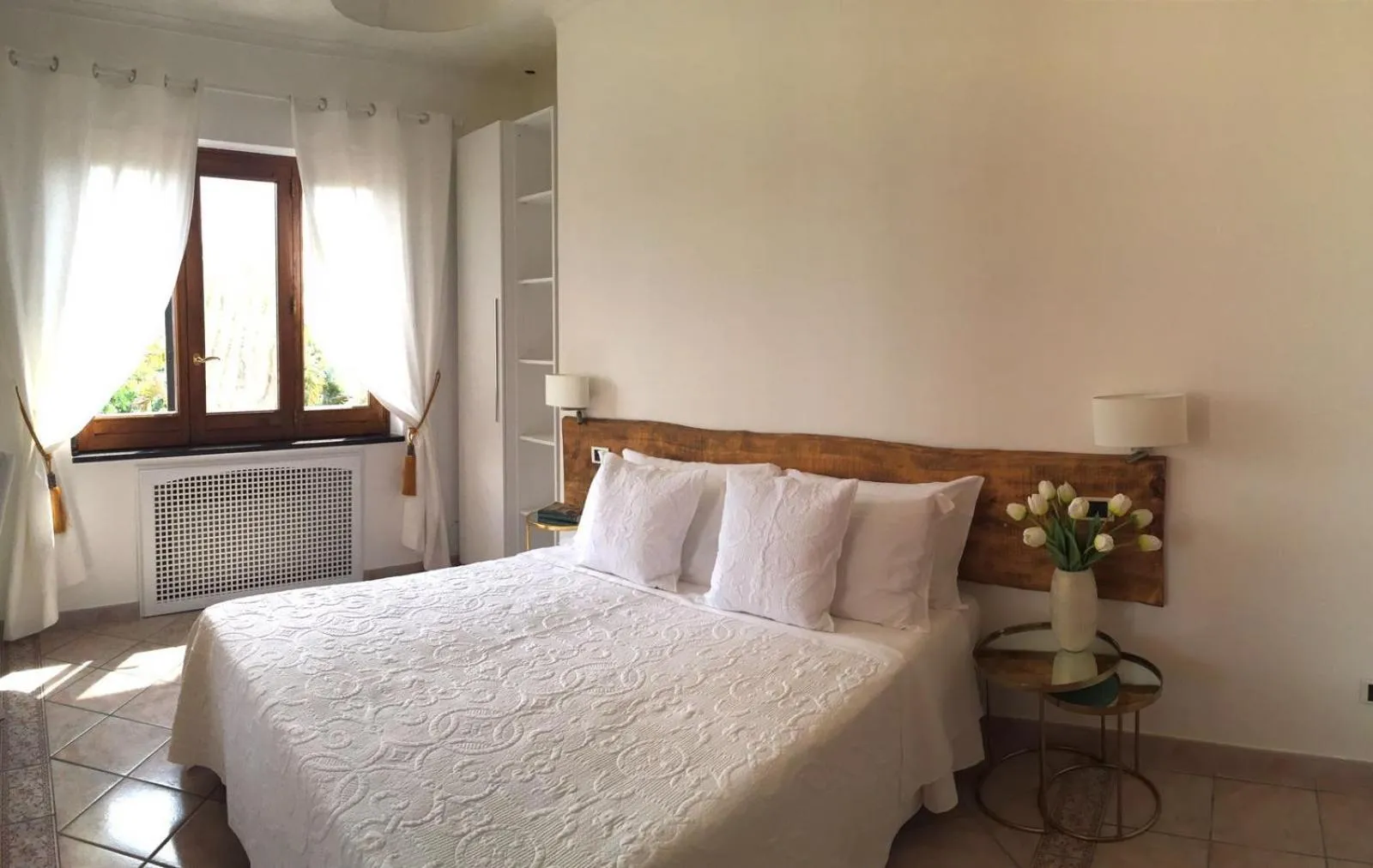 Photo of the whole room, Bed in Villa Charme