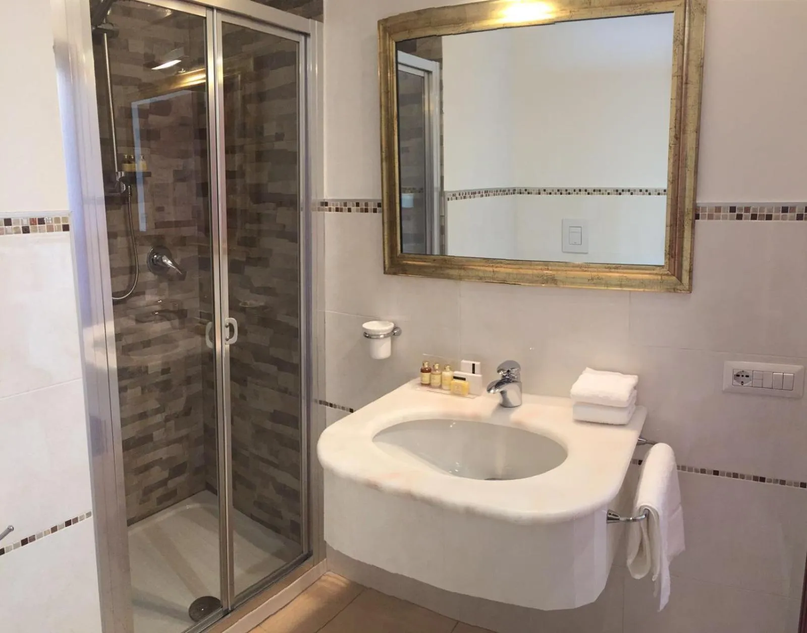 Photo of the whole room in Villa Charme