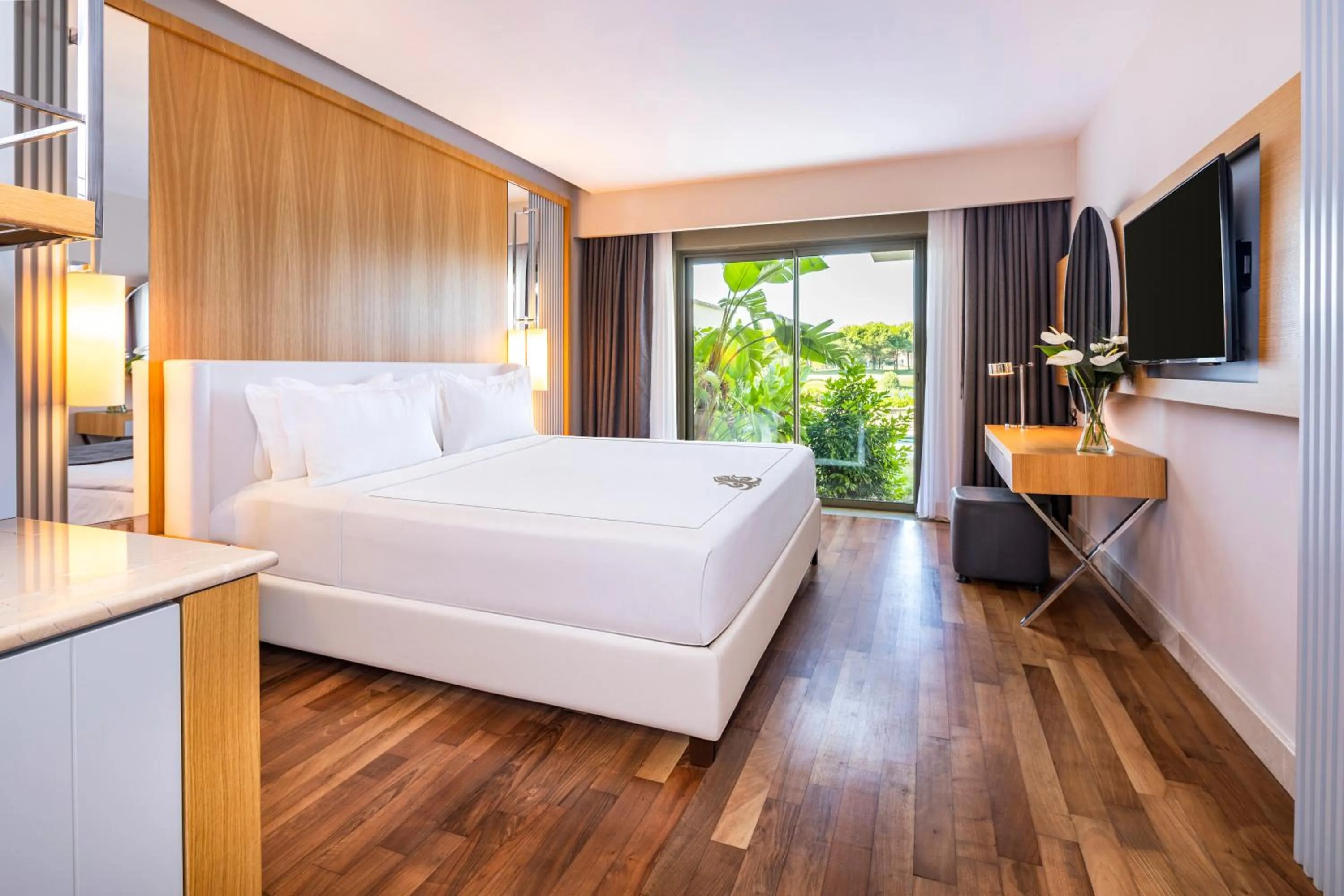 Bedroom, Bed in Kempinski Hotel The Dome Belek