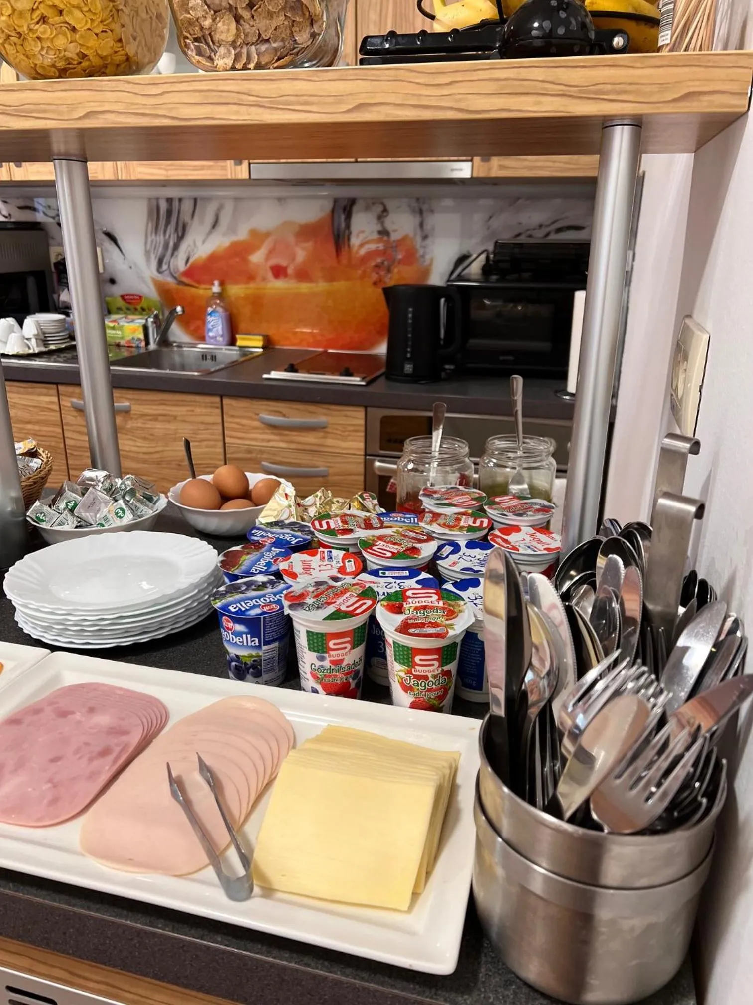 Breakfast in B&B By The Way