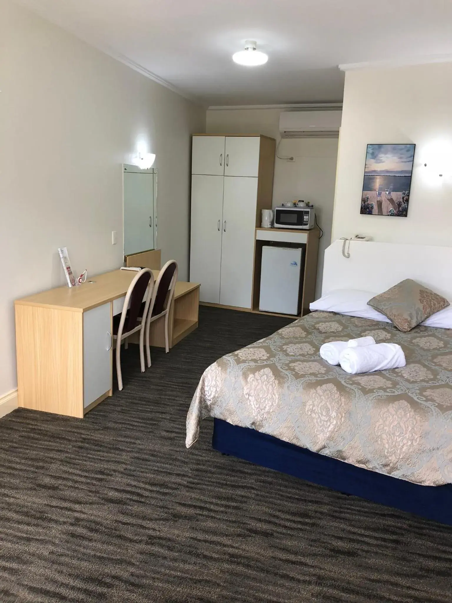 Economy Queen Room 2 Adults Only in Jacksons Motor Inn Economy Queen Room 2 Adults Only in Jacksons Motor Inn