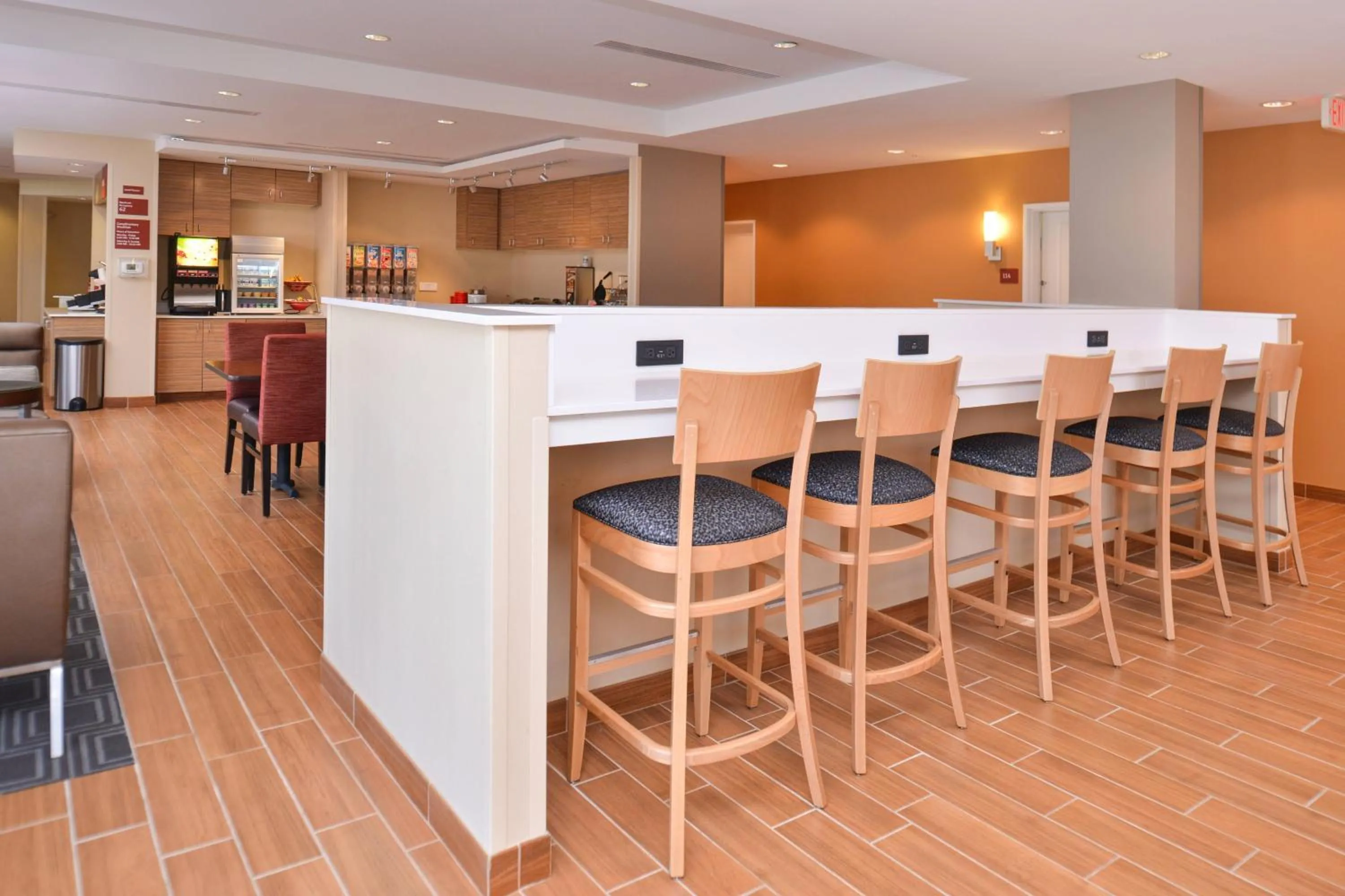 Breakfast in TownePlace Suites by Marriott Gillette