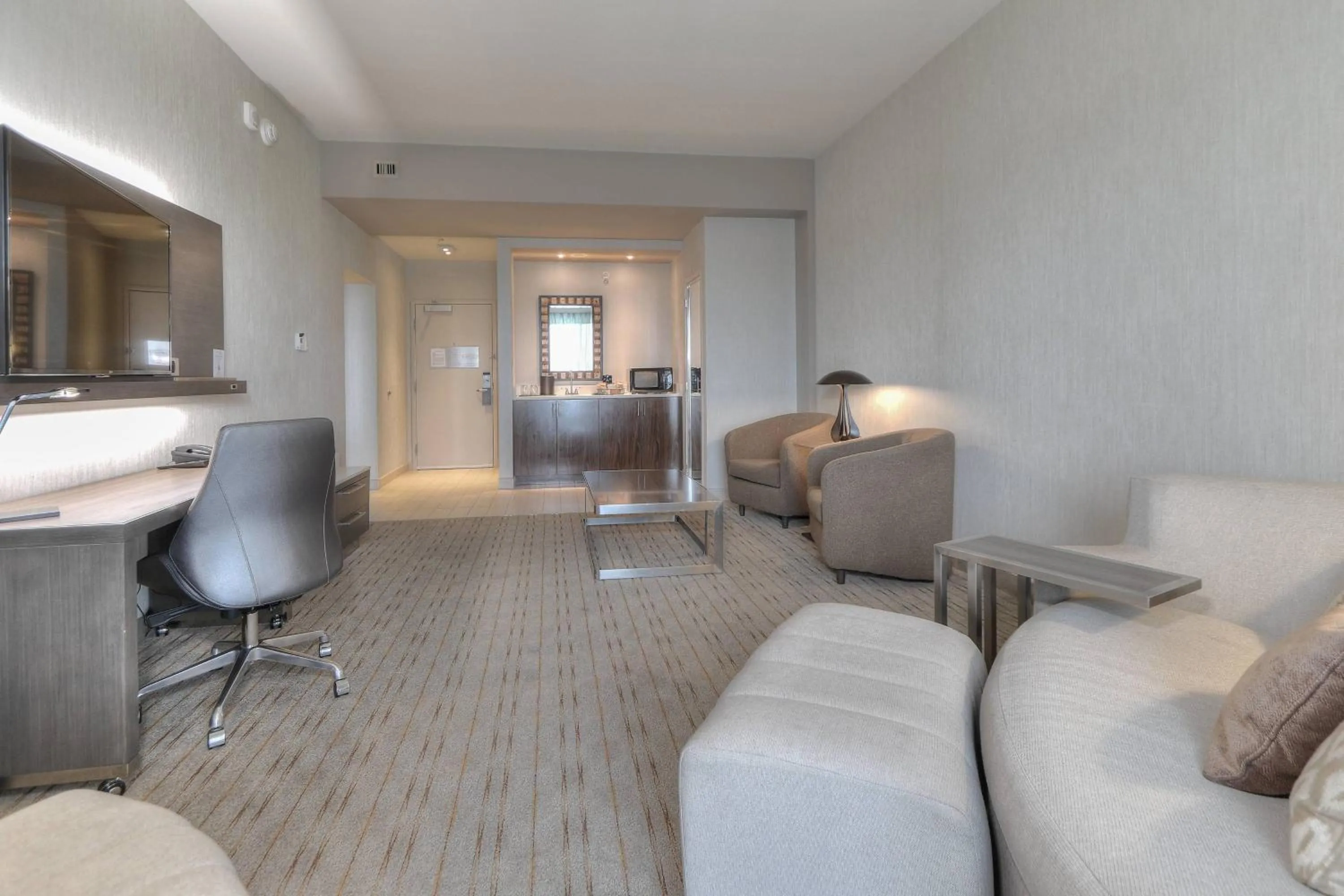 Bedroom in Courtyard by Marriott Pigeon Forge