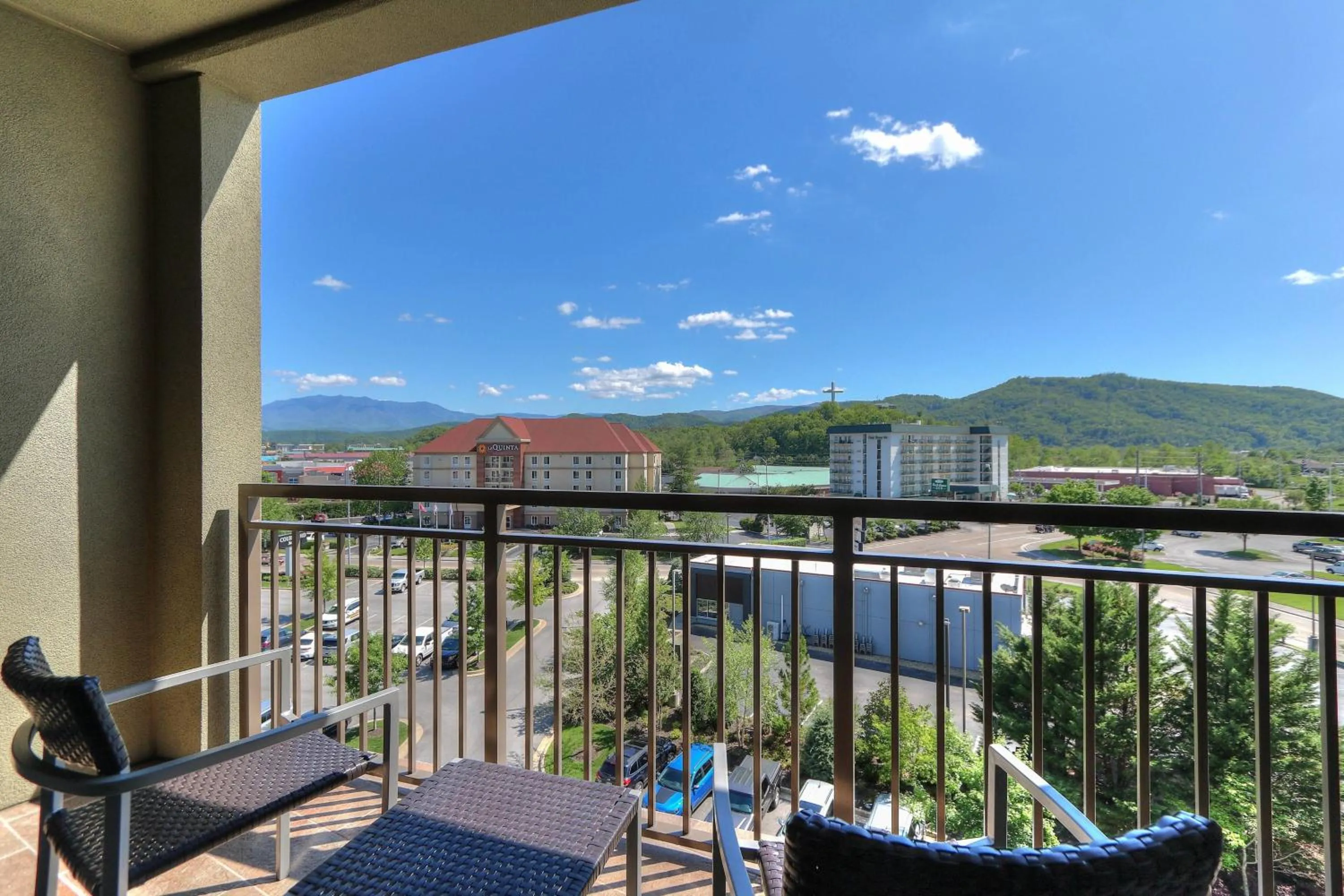 Bedroom in Courtyard by Marriott Pigeon Forge