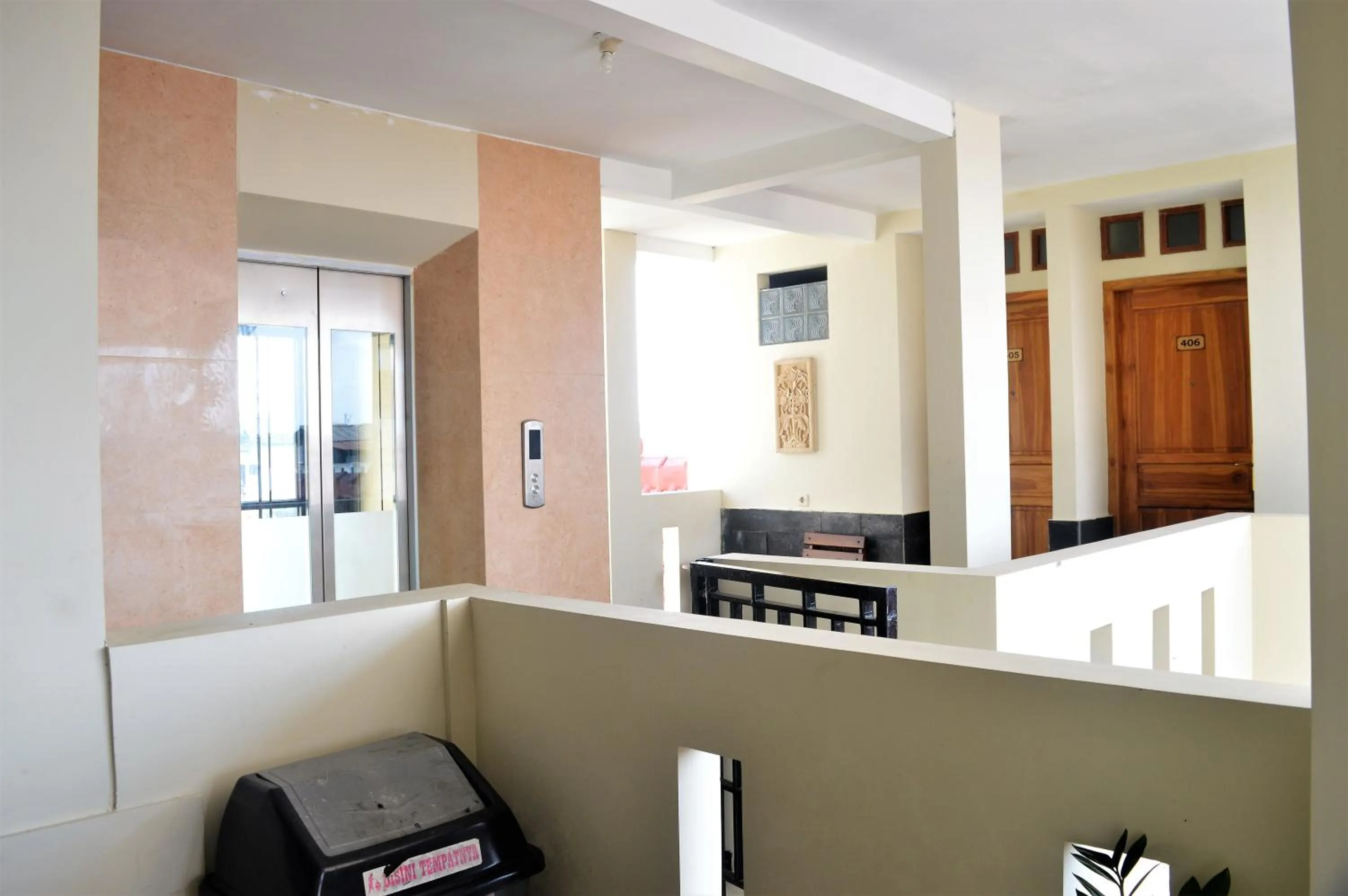 Balcony/Terrace, Bed in Hotel Mataram 2 Malioboro