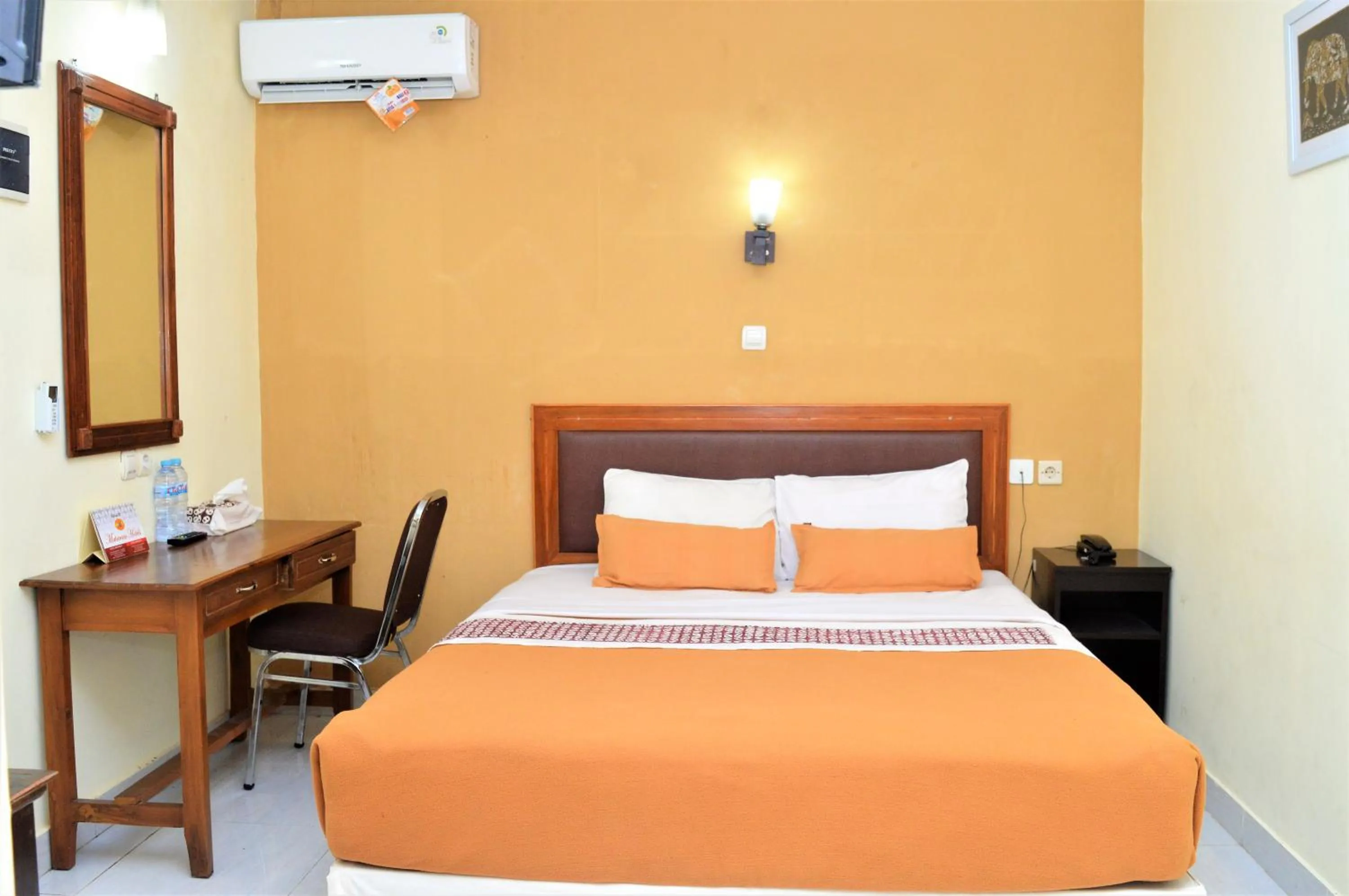 Bed in Hotel Mataram 2 Malioboro