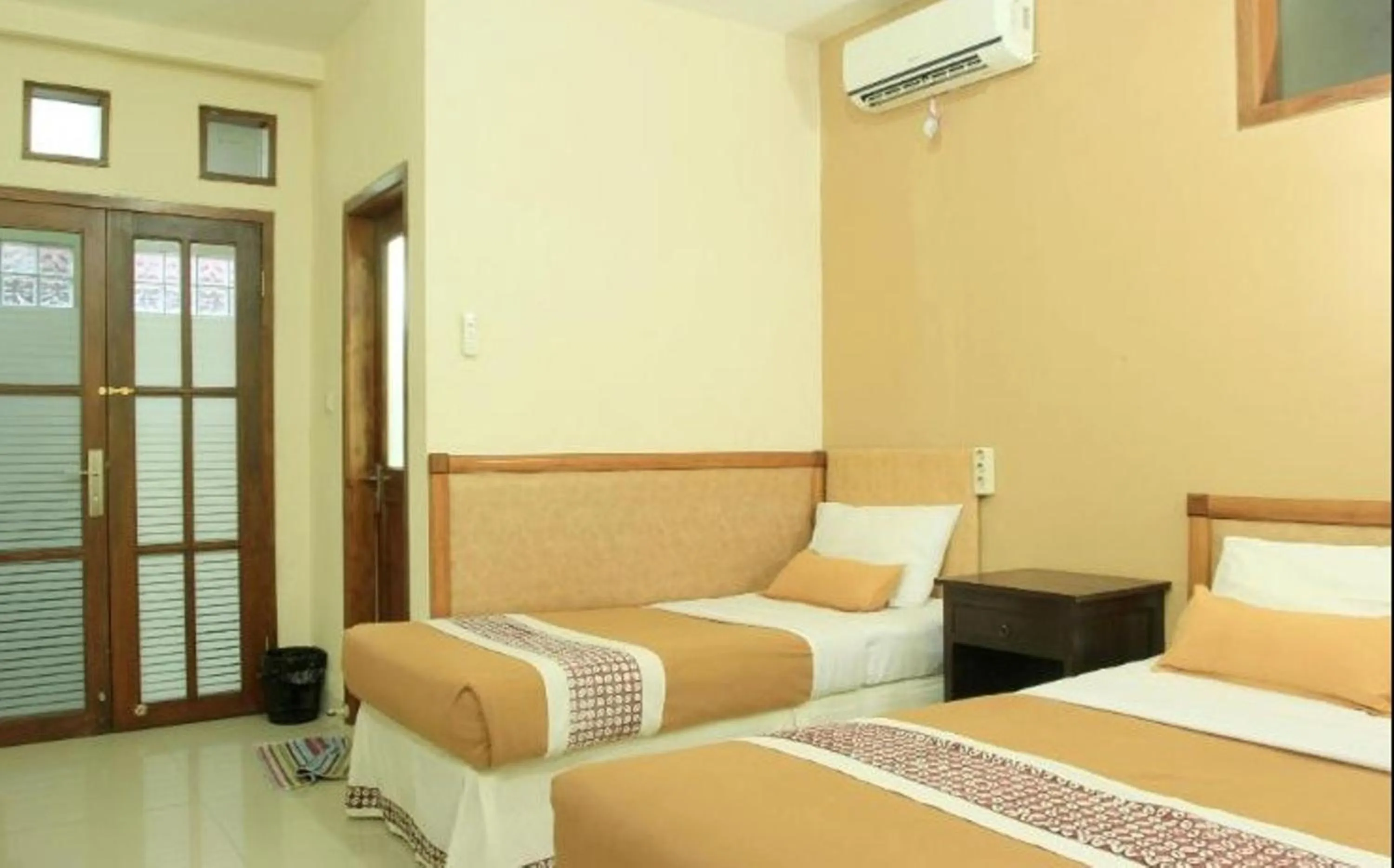 Photo of the whole room, Bed in Hotel Mataram 2 Malioboro