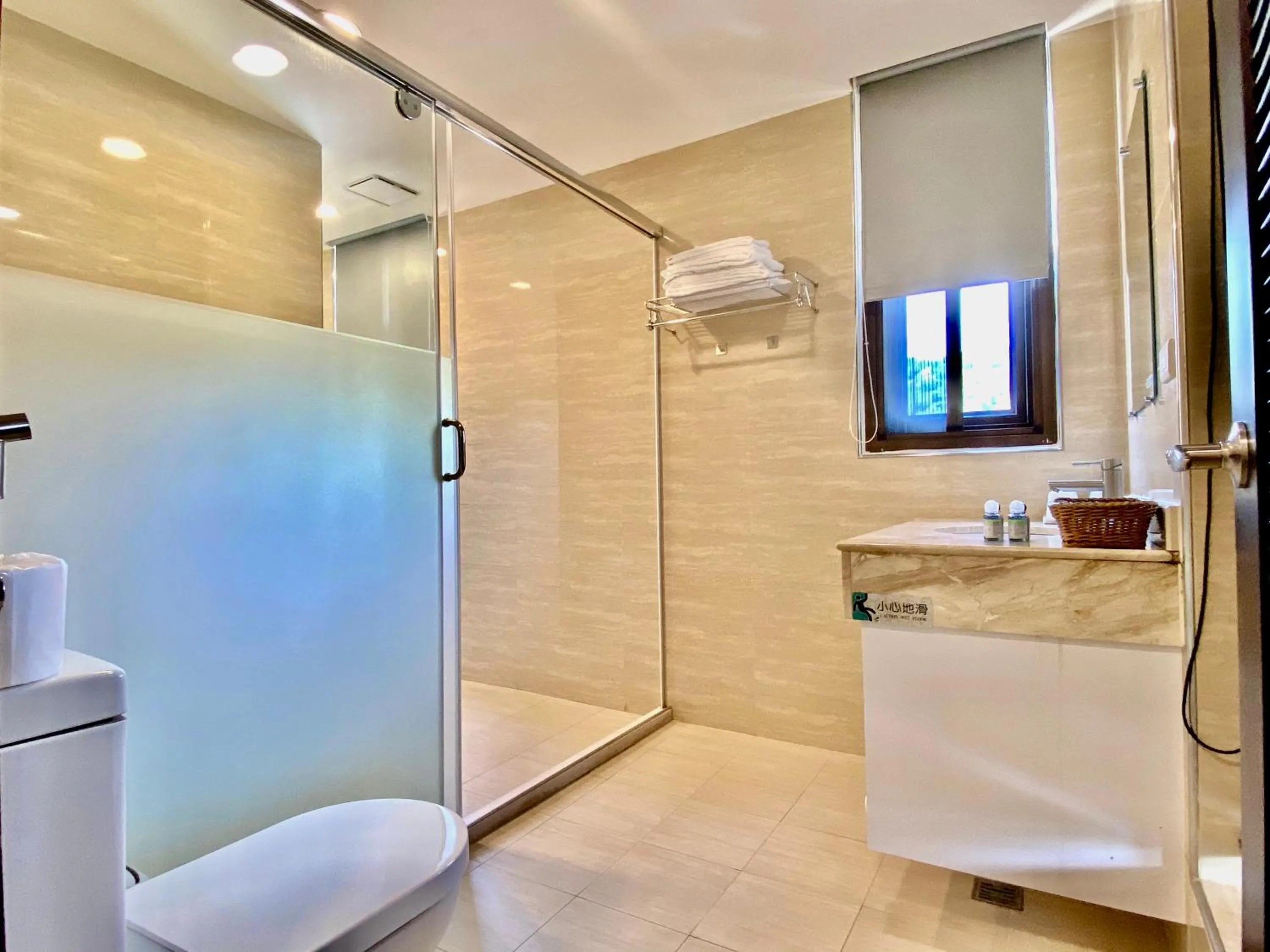 Bathroom in Ming Yue Hu Hotel