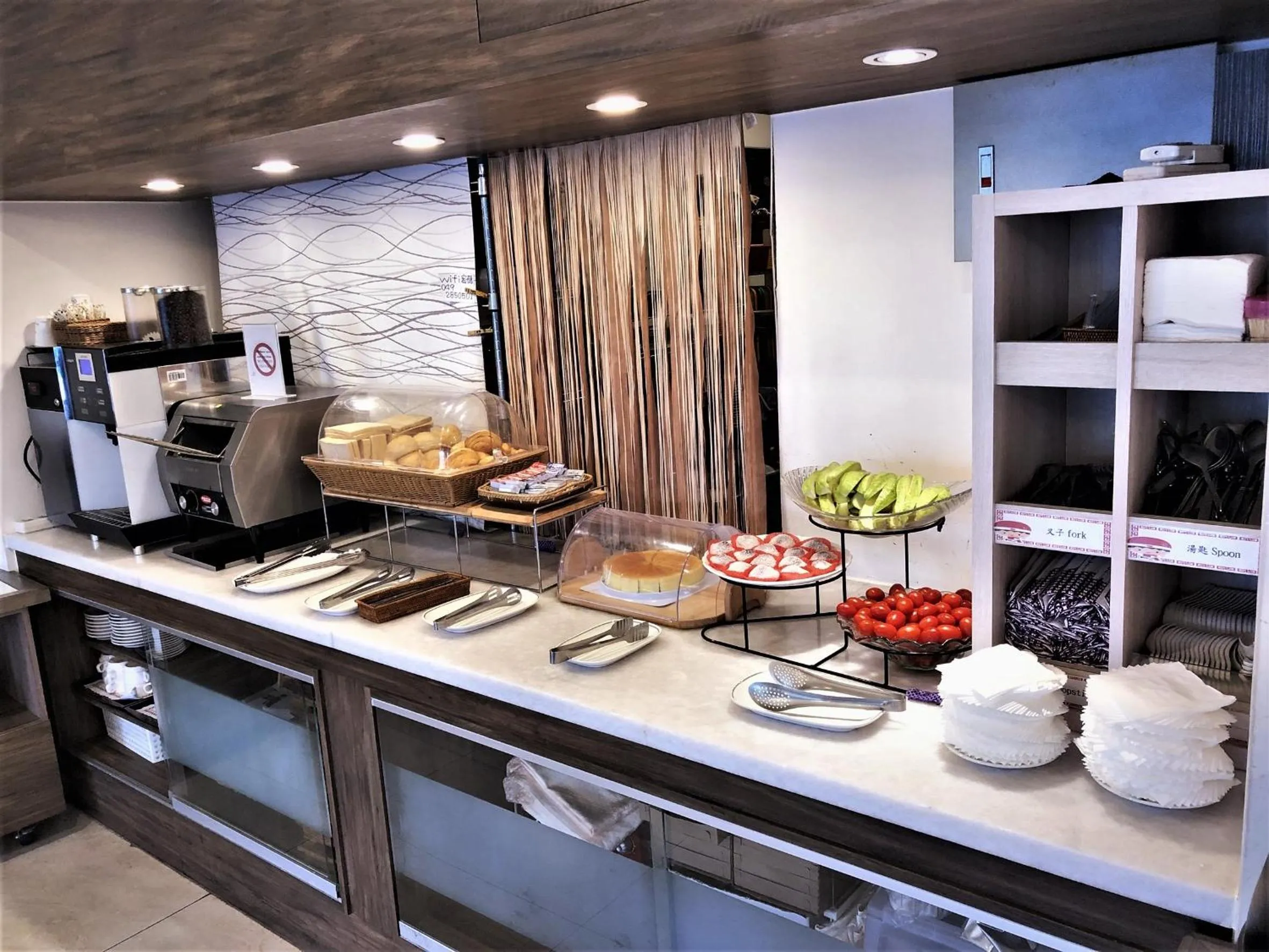 Breakfast in Ming Yue Hu Hotel