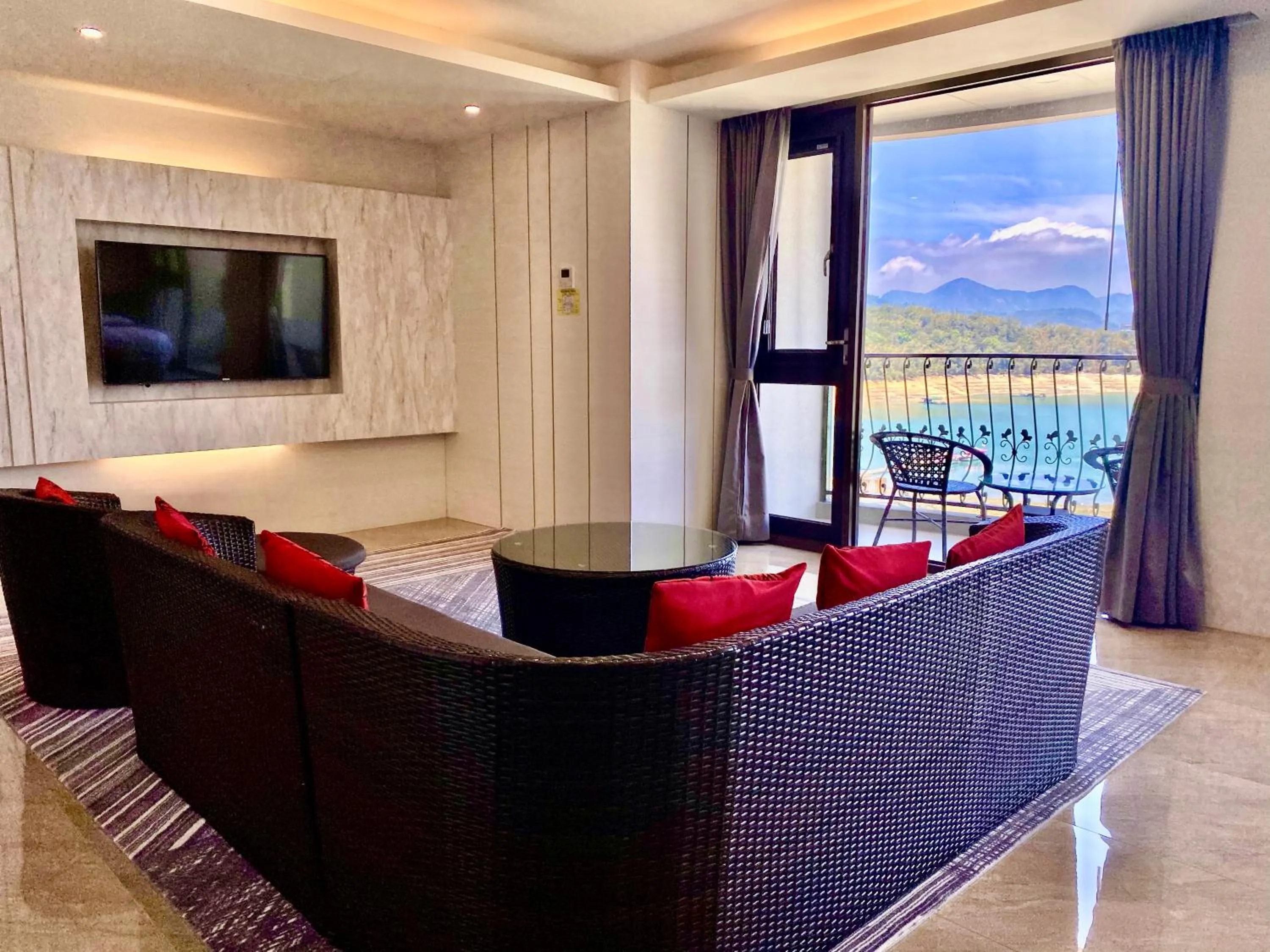 Photo of the whole room in Ming Yue Hu Hotel