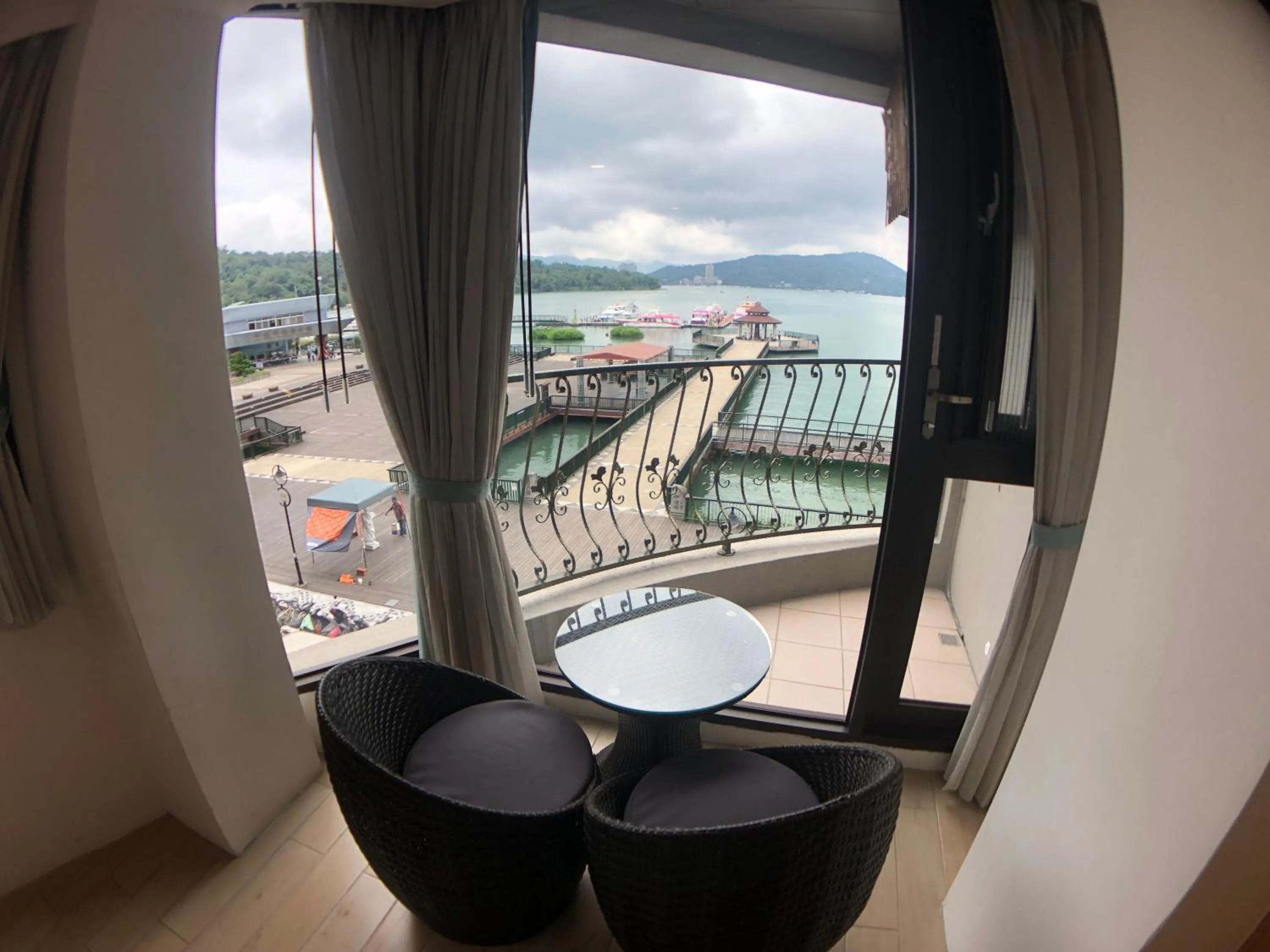 Photo of the whole room in Ming Yue Hu Hotel