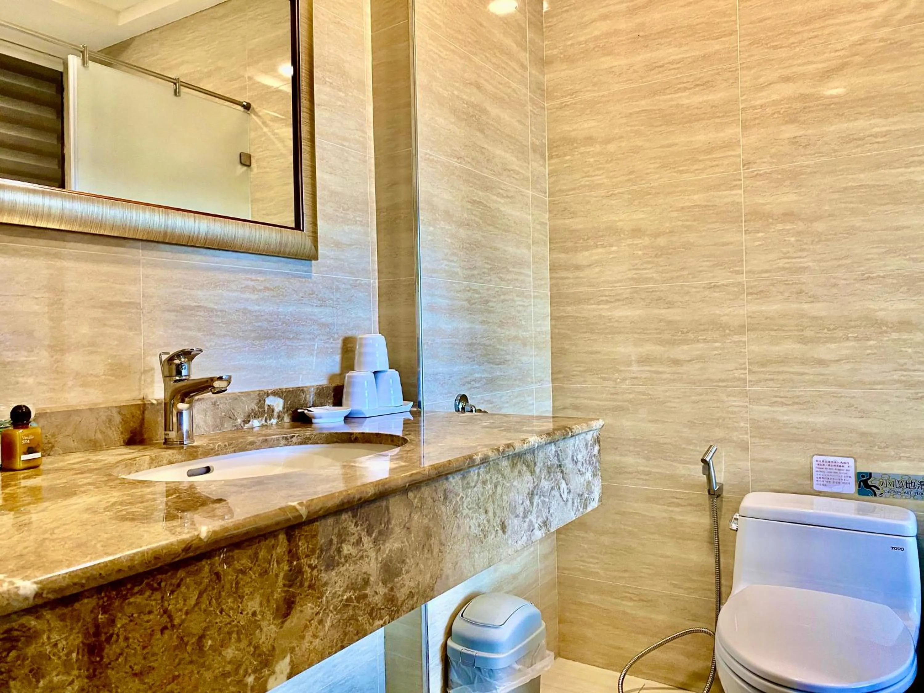 Bathroom in Ming Yue Hu Hotel