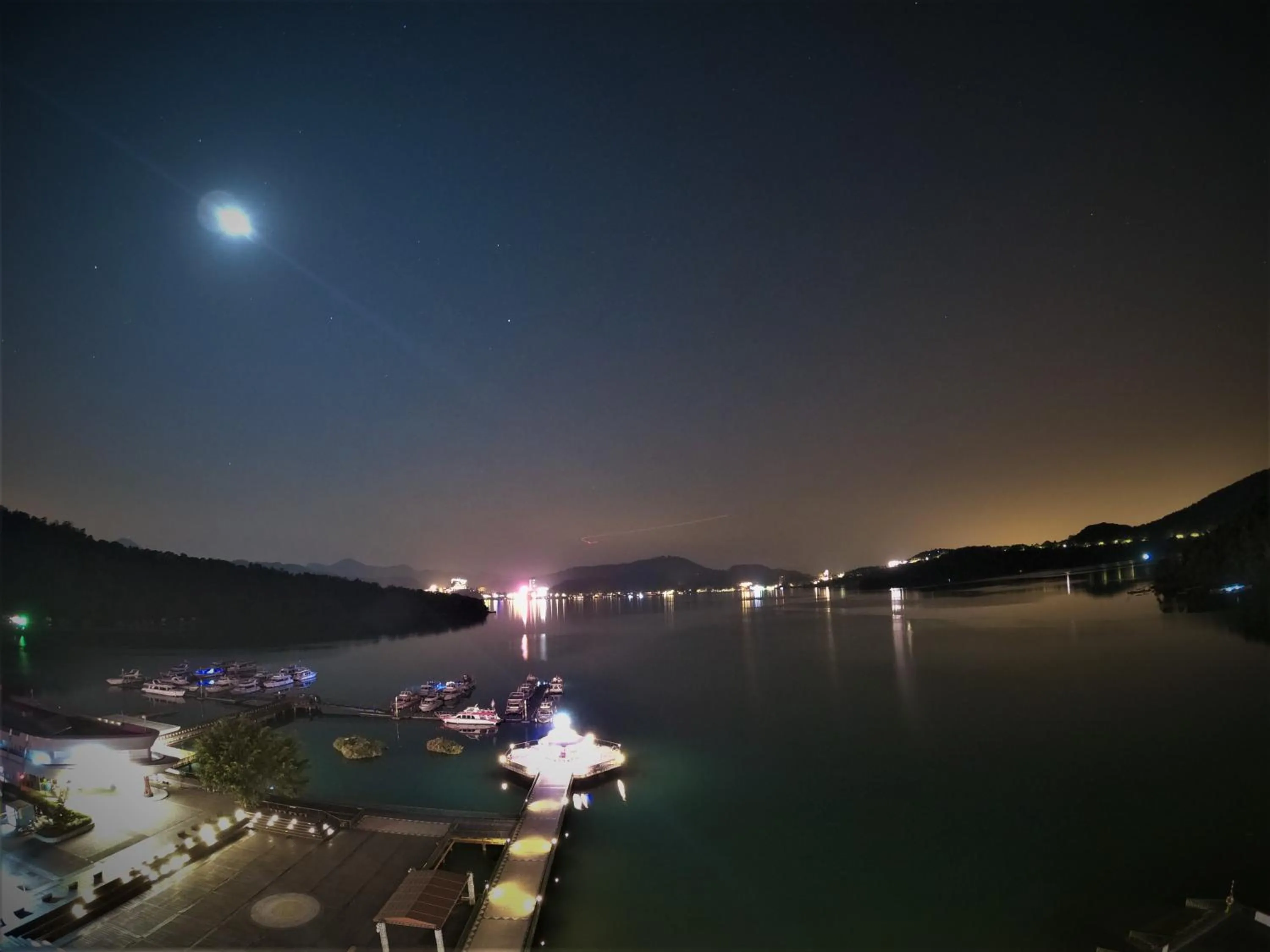 Lake view in Ming Yue Hu Hotel