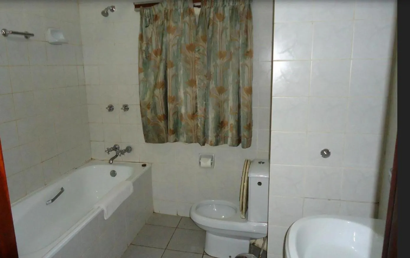 Bathroom in Grand Imperial Hotel