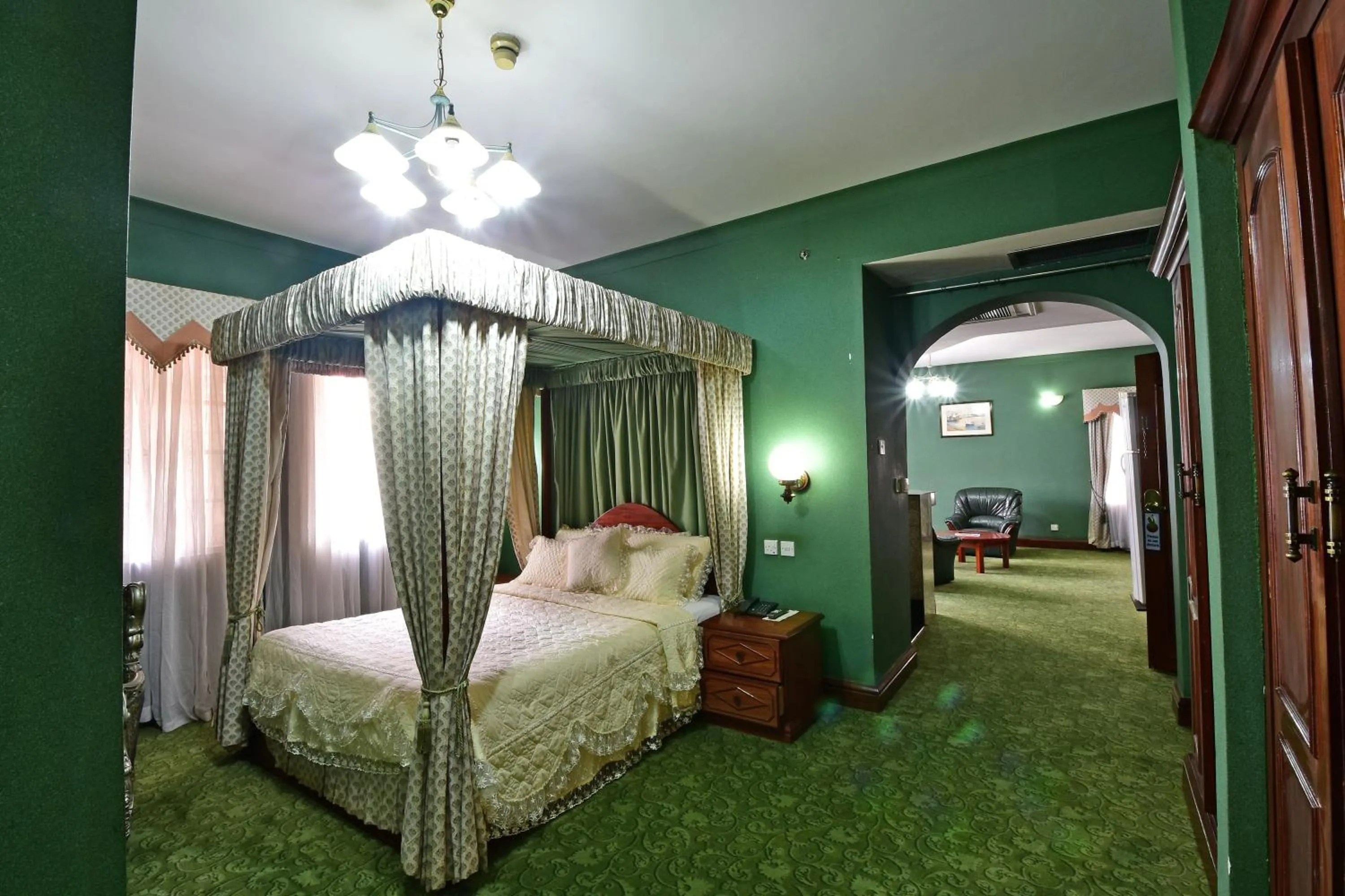 Grand Imperial Hotel