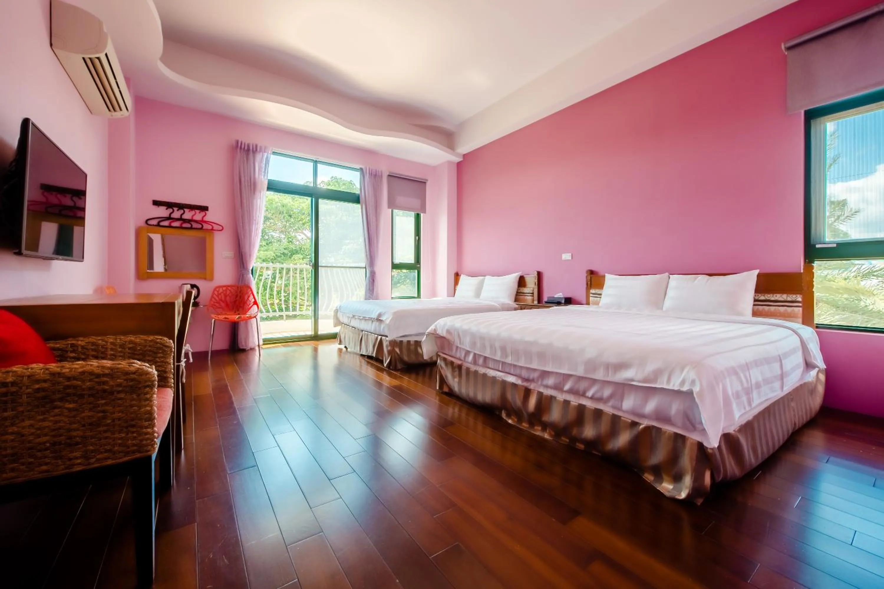 Bedroom, Bed in Summer Garden