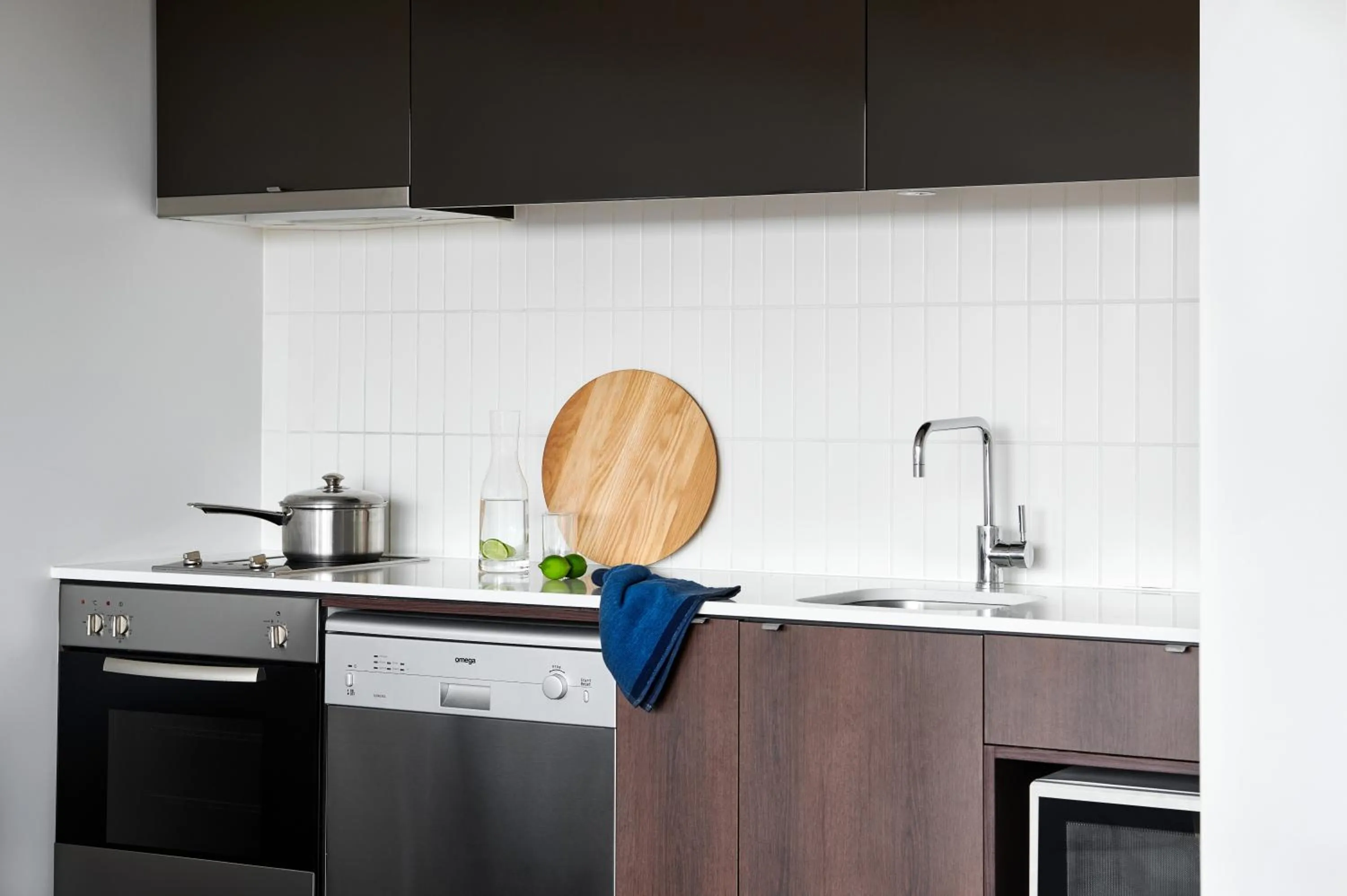 Kitchen or kitchenette in Dandenong Central Apartments Official