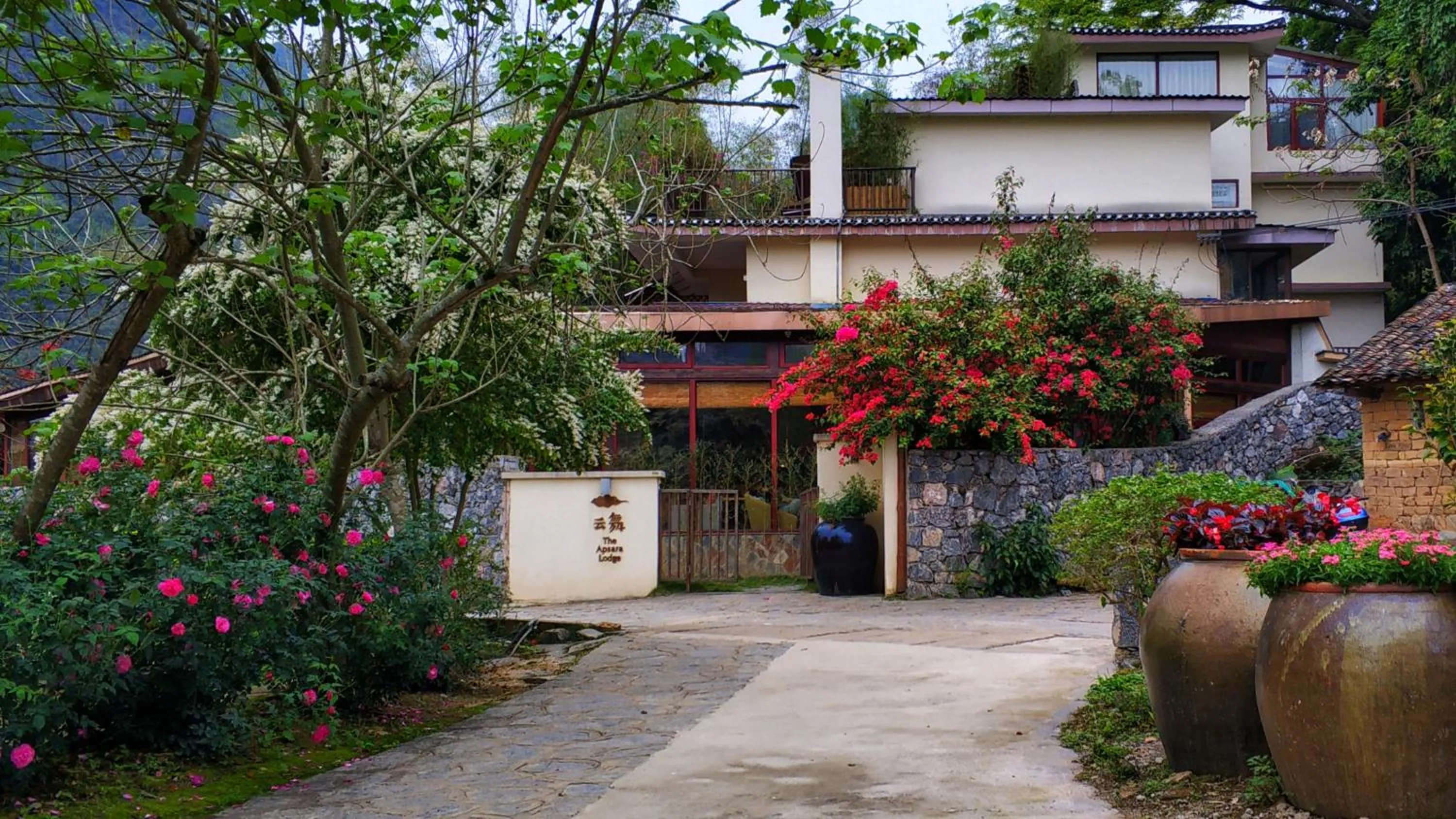 Property building in Yangshuo The Apsara Lodge