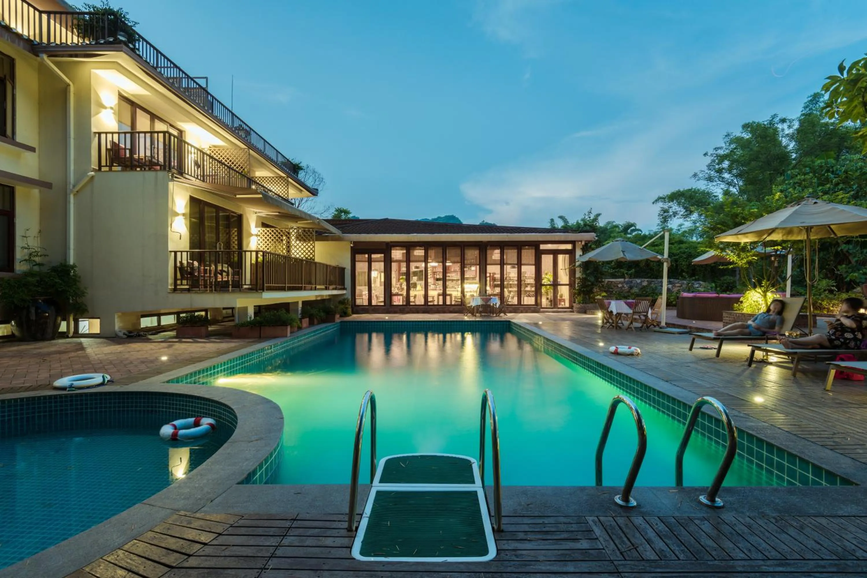 Swimming pool in Yangshuo The Apsara Lodge