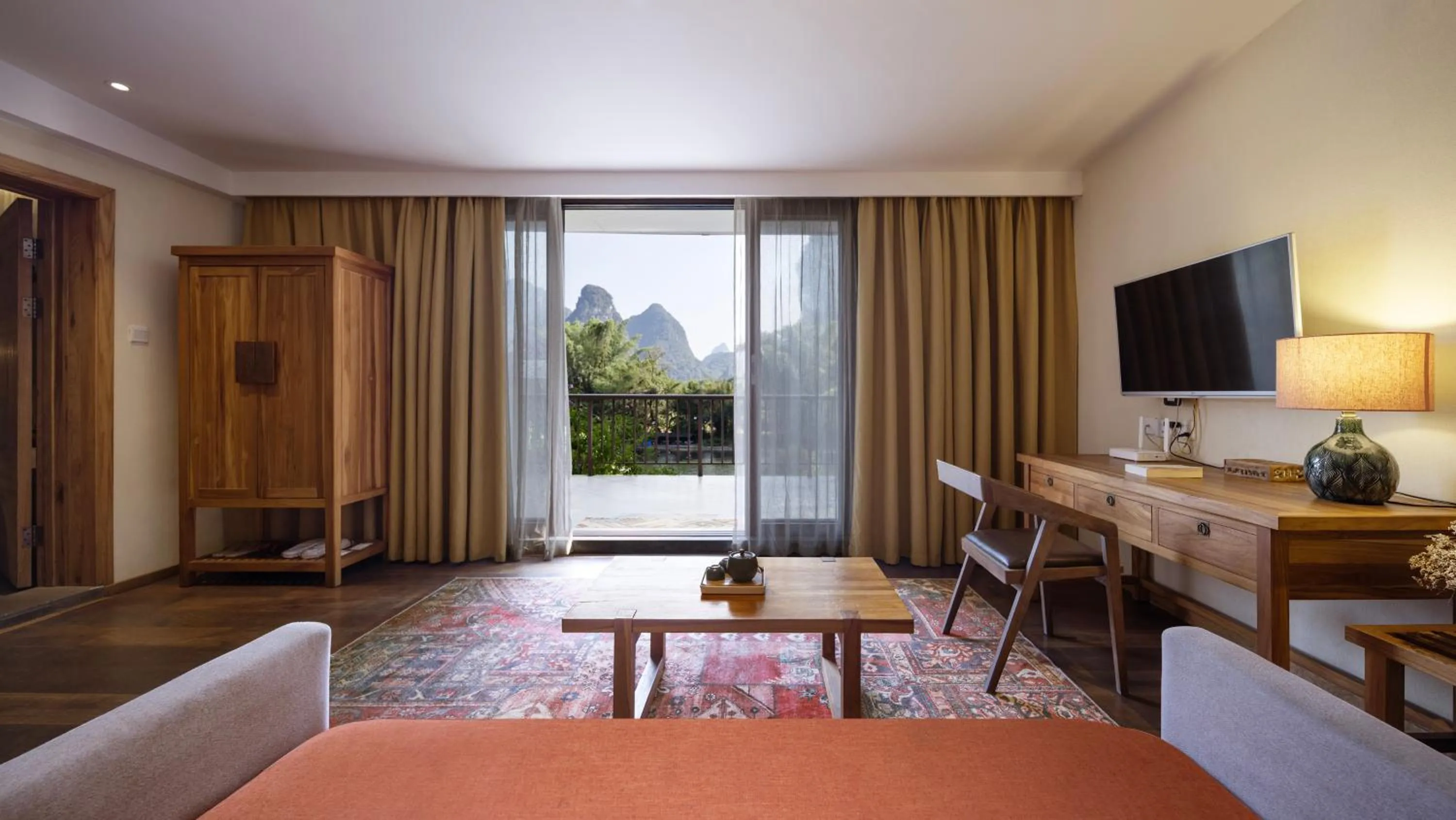 TV and multimedia in Yangshuo The Apsara Lodge