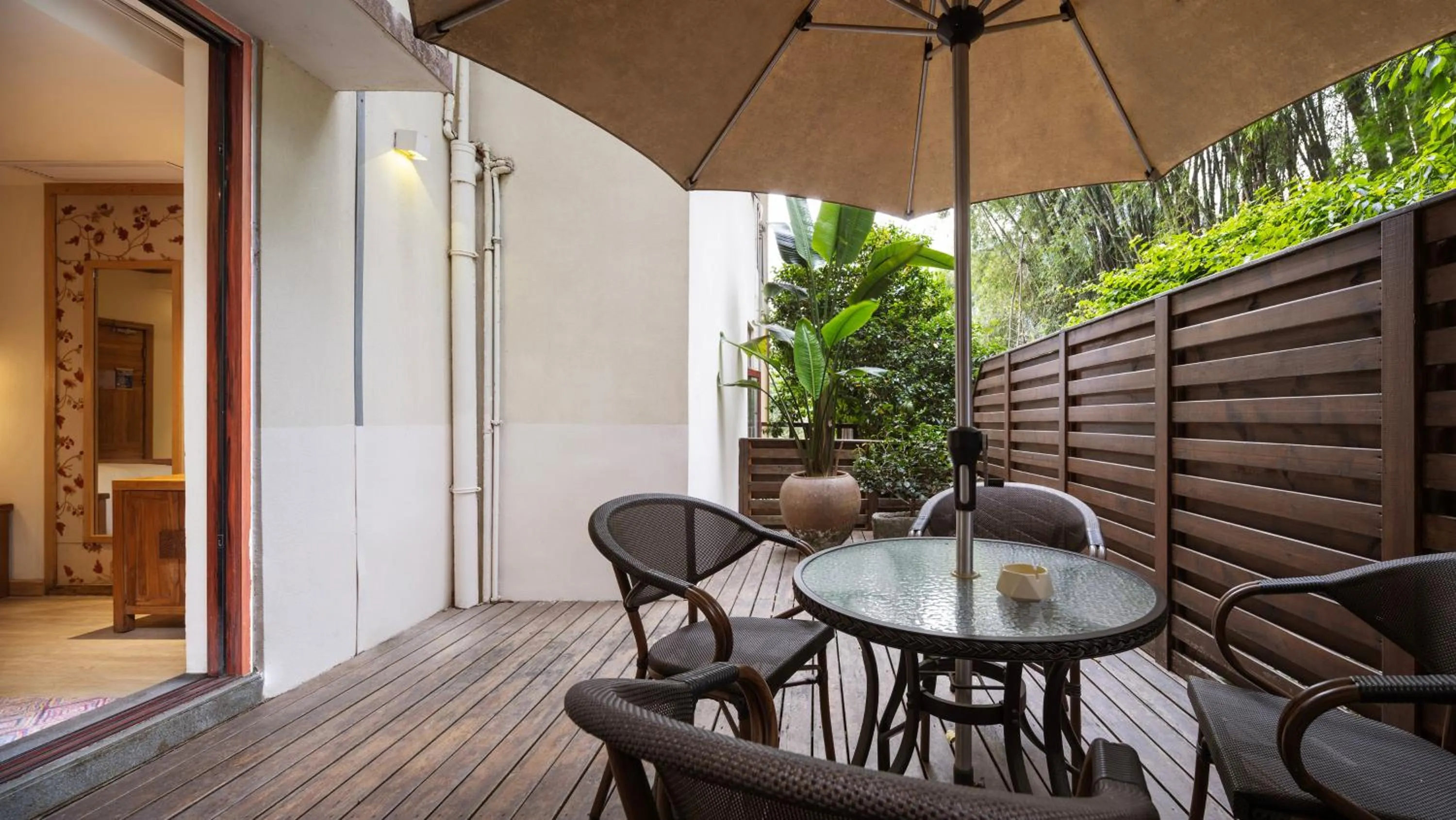 Balcony/Terrace in Yangshuo The Apsara Lodge
