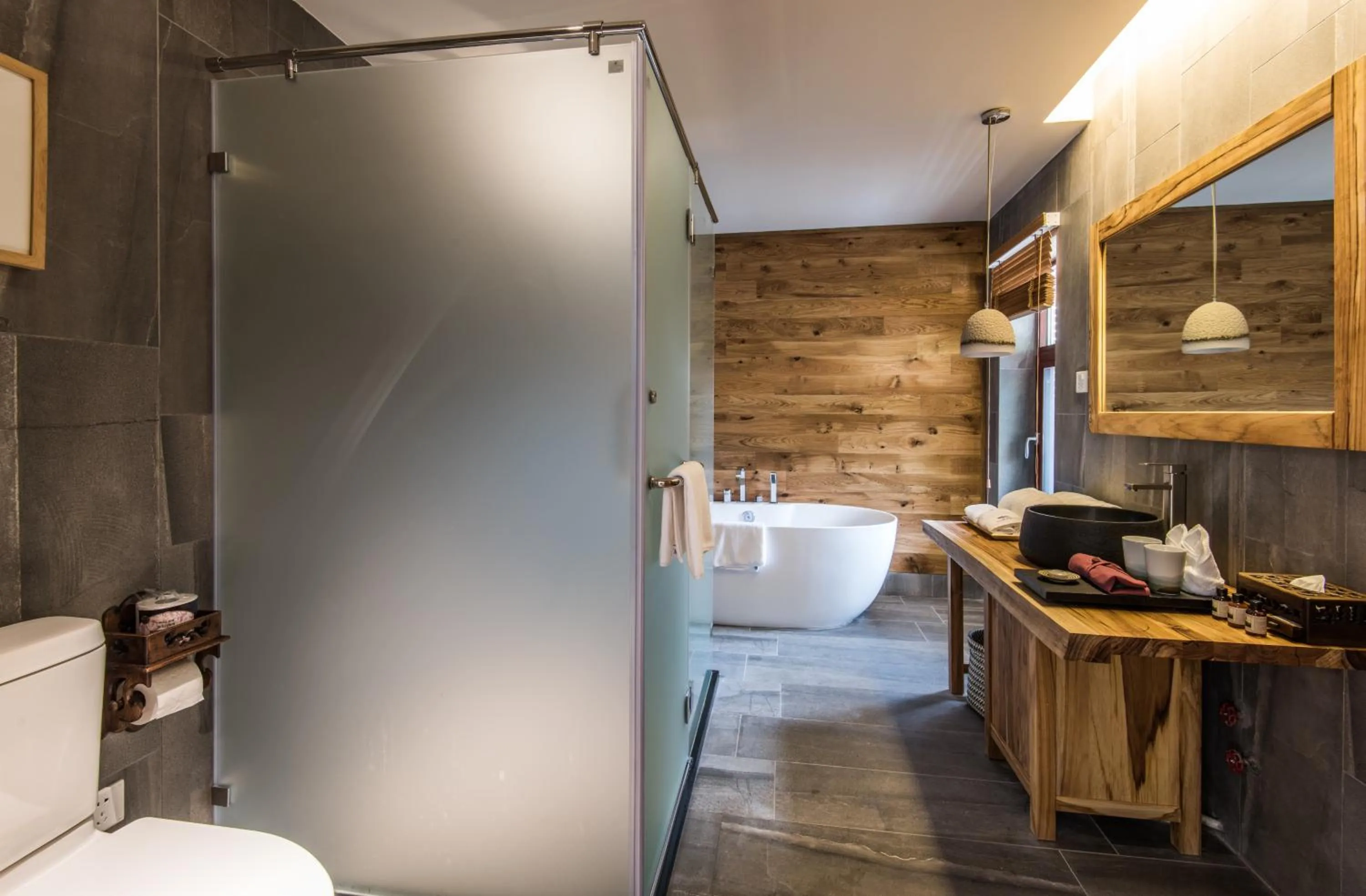 Shower in Yangshuo The Apsara Lodge