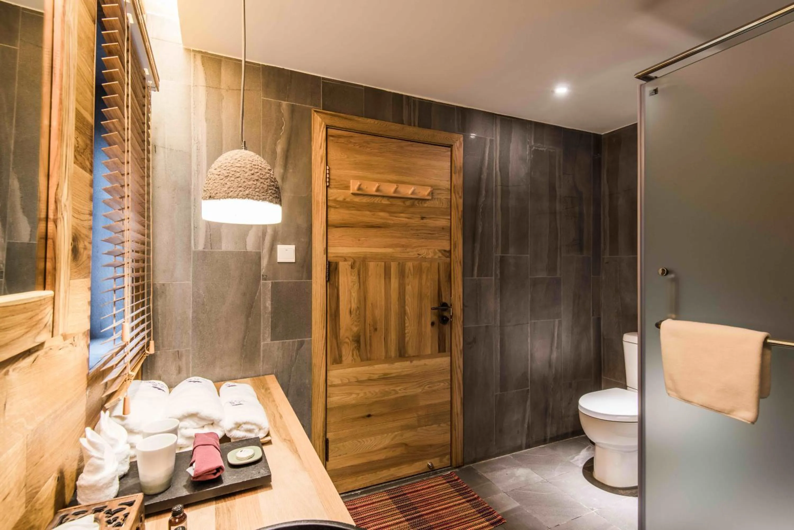 Shower in Yangshuo The Apsara Lodge