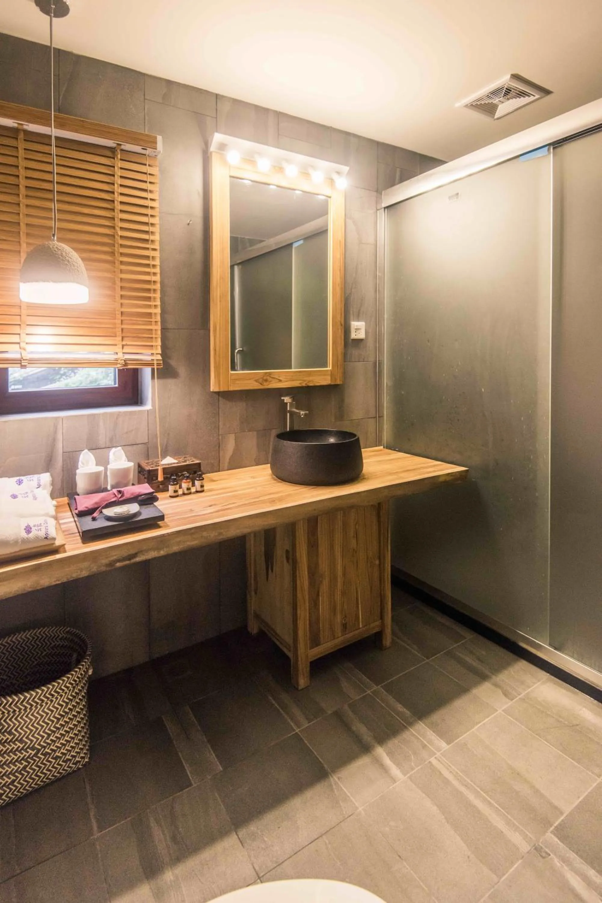 Bathroom in Yangshuo The Apsara Lodge